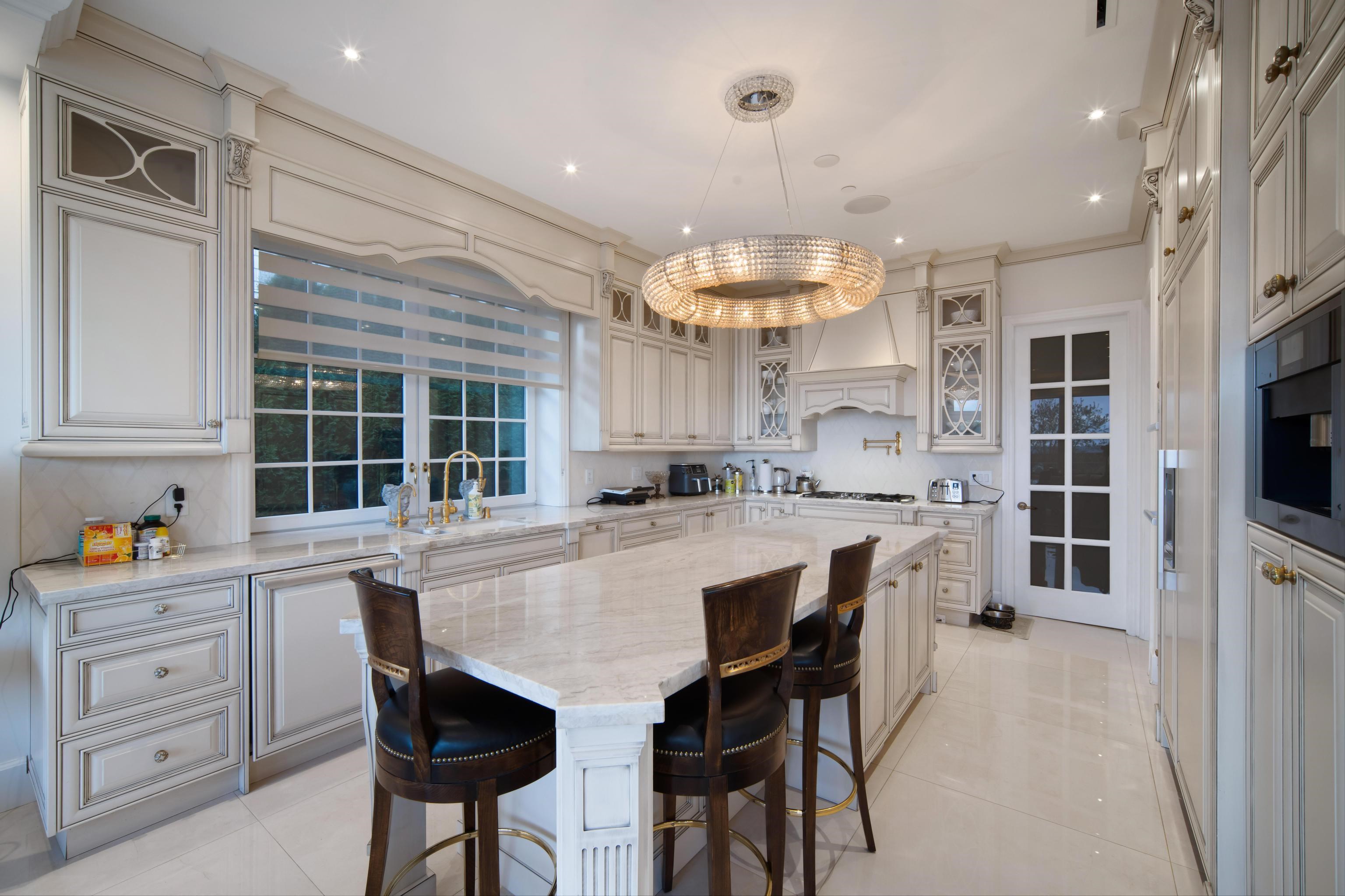 Listing image of 2538 OTTAWA STREET