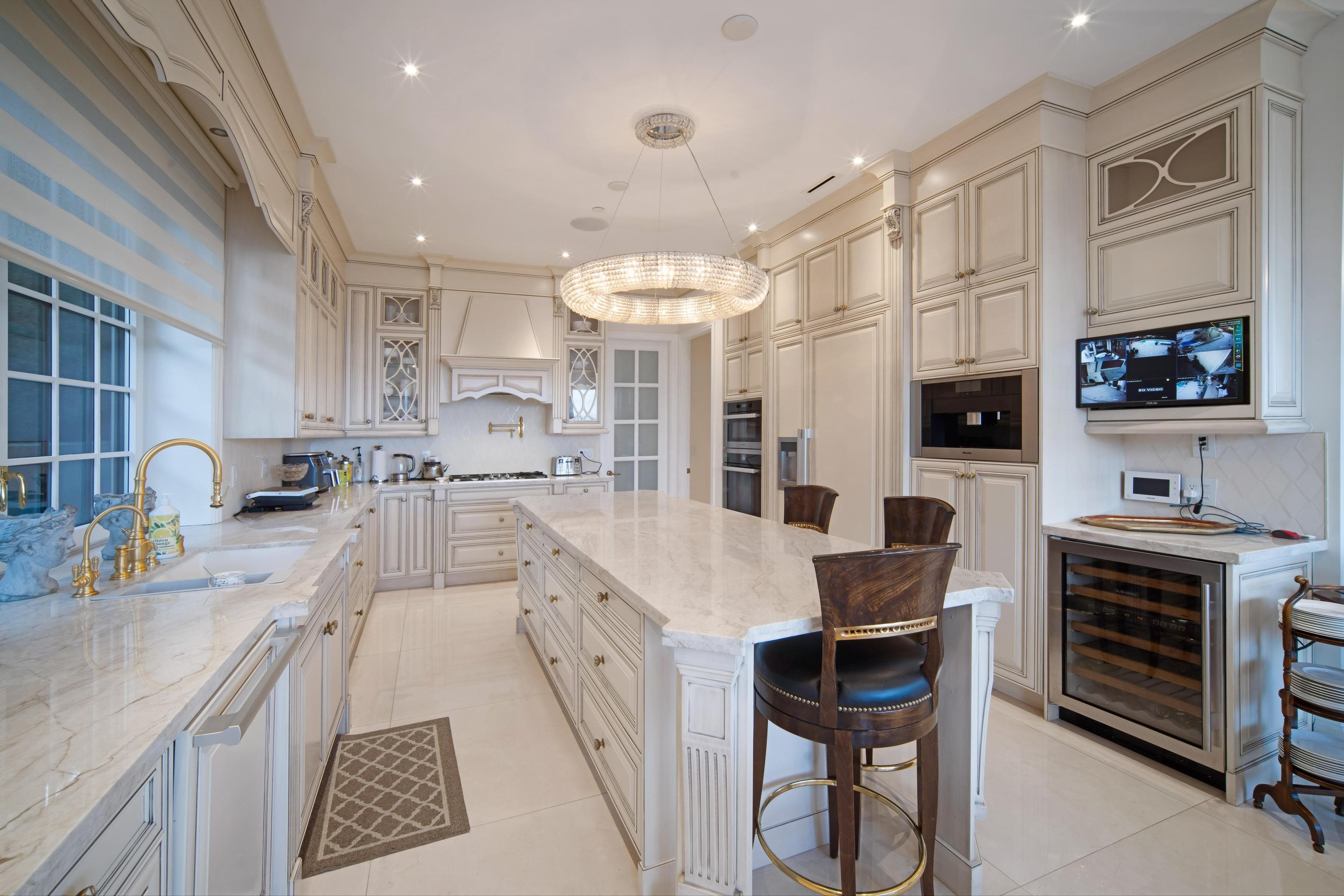 Listing image of 2538 OTTAWA STREET