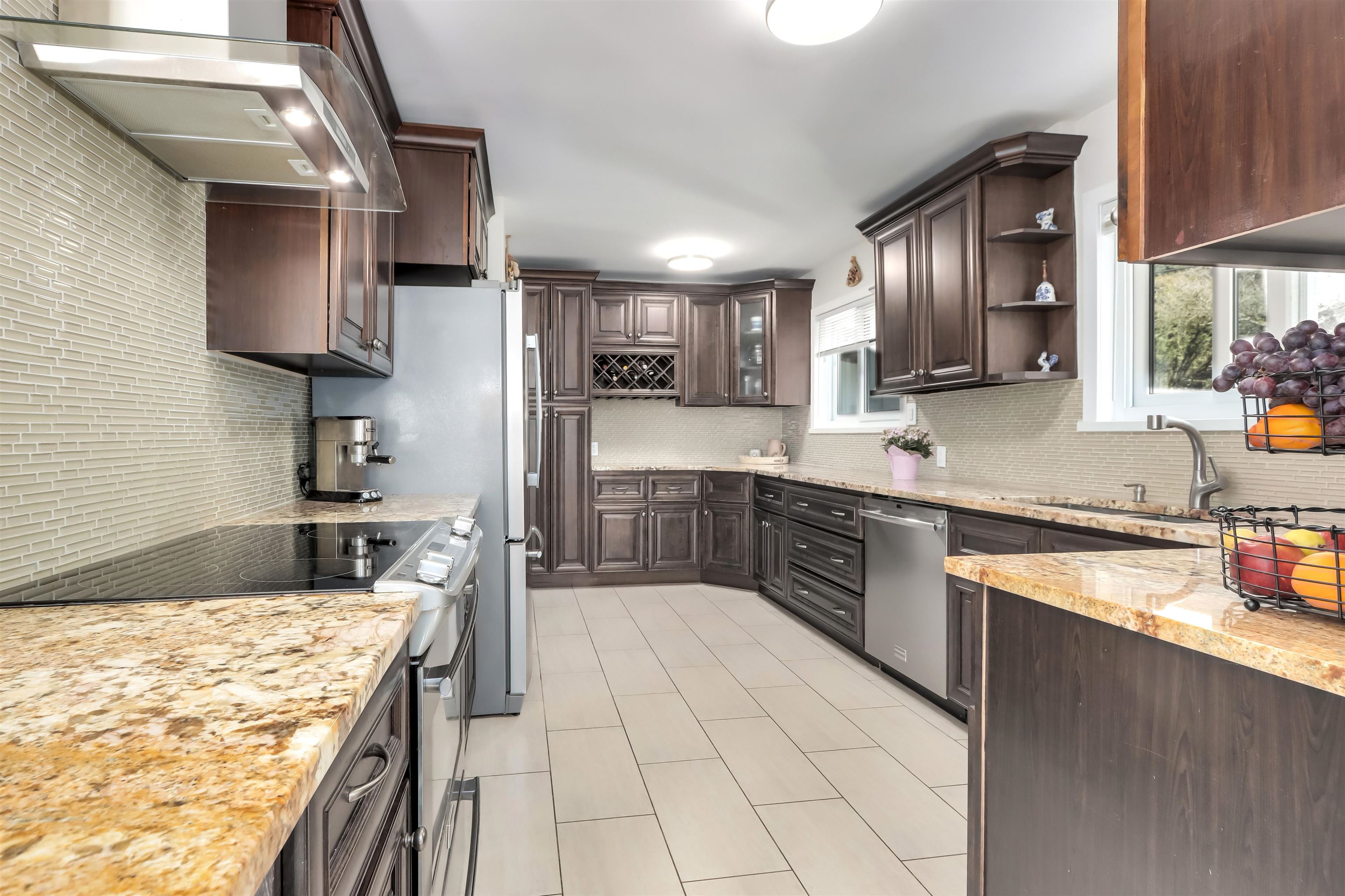 Listing image of 4555 RANGER AVENUE