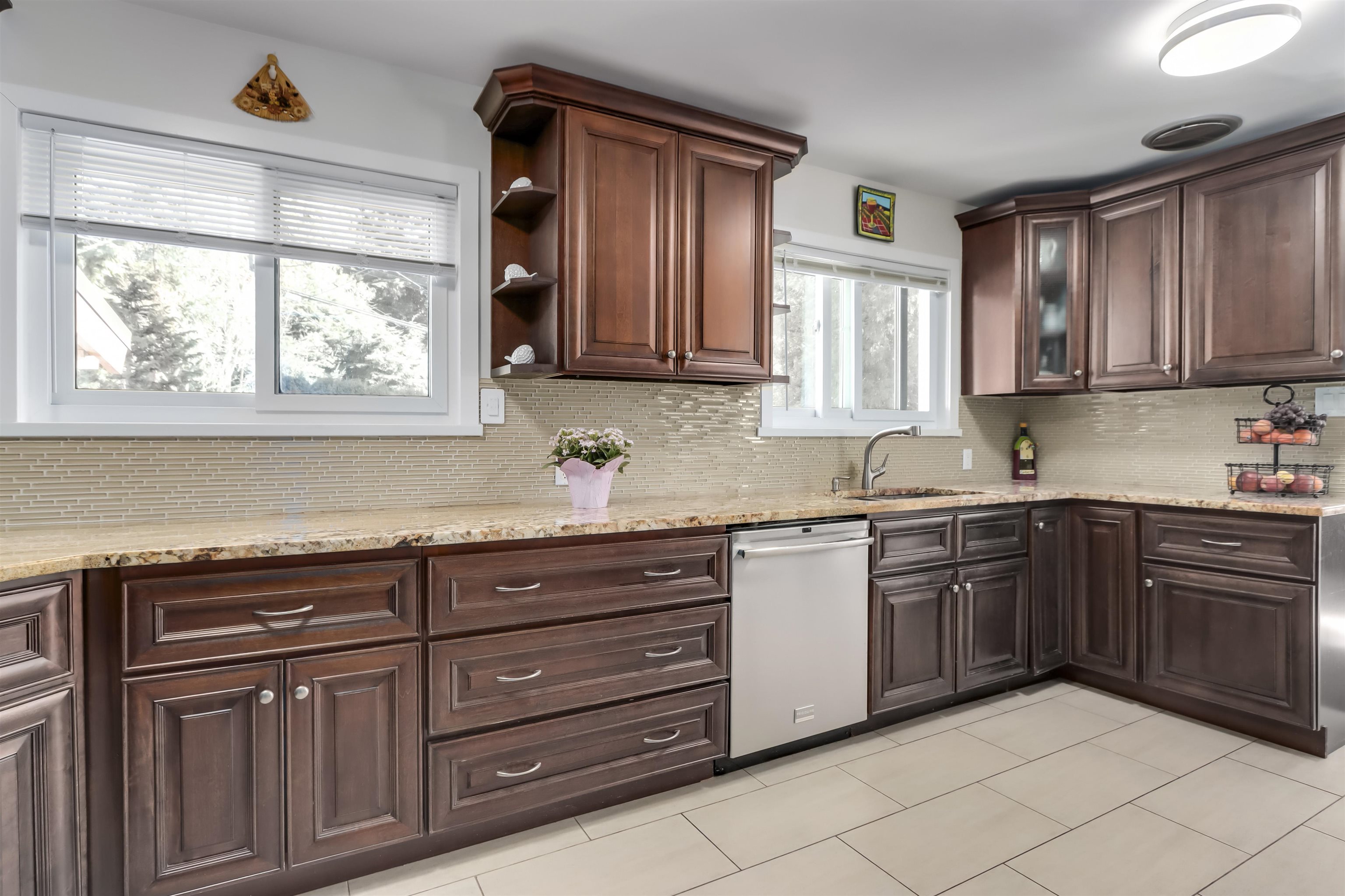 Listing image of 4555 RANGER AVENUE