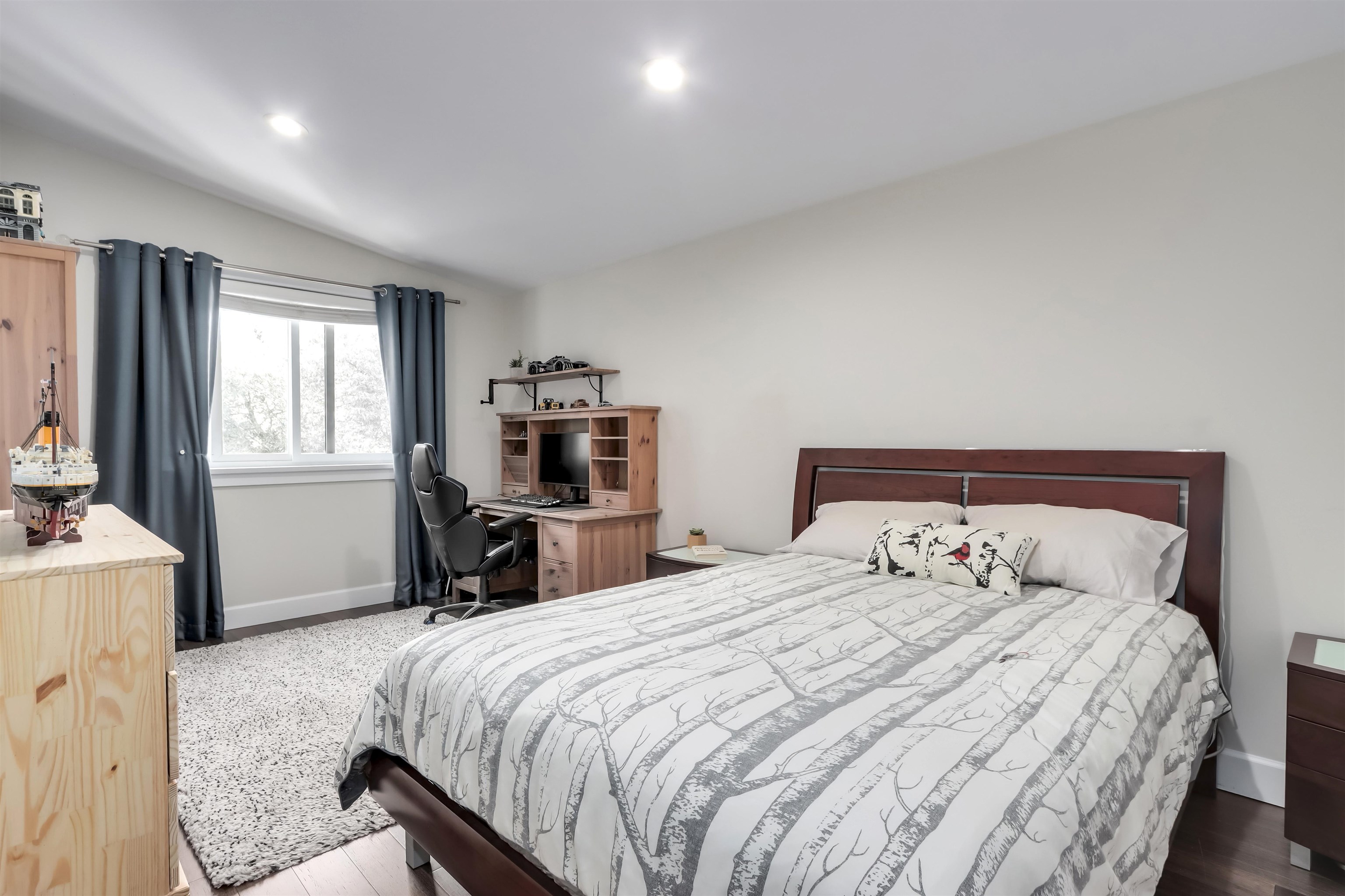Listing image of 4555 RANGER AVENUE