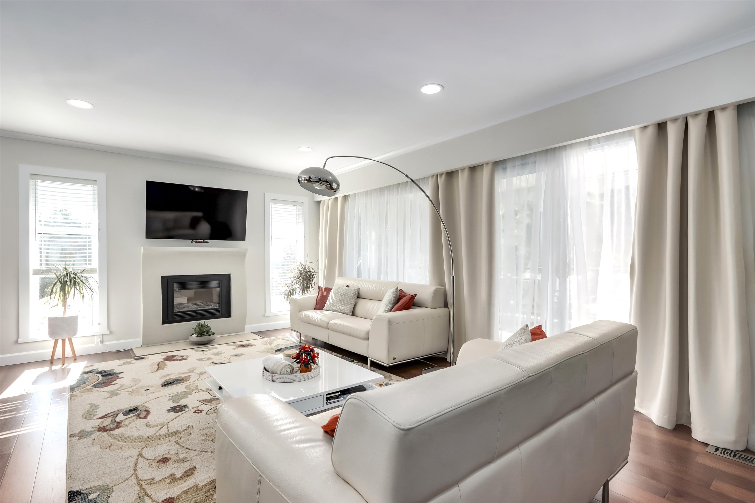Listing image of 4555 RANGER AVENUE