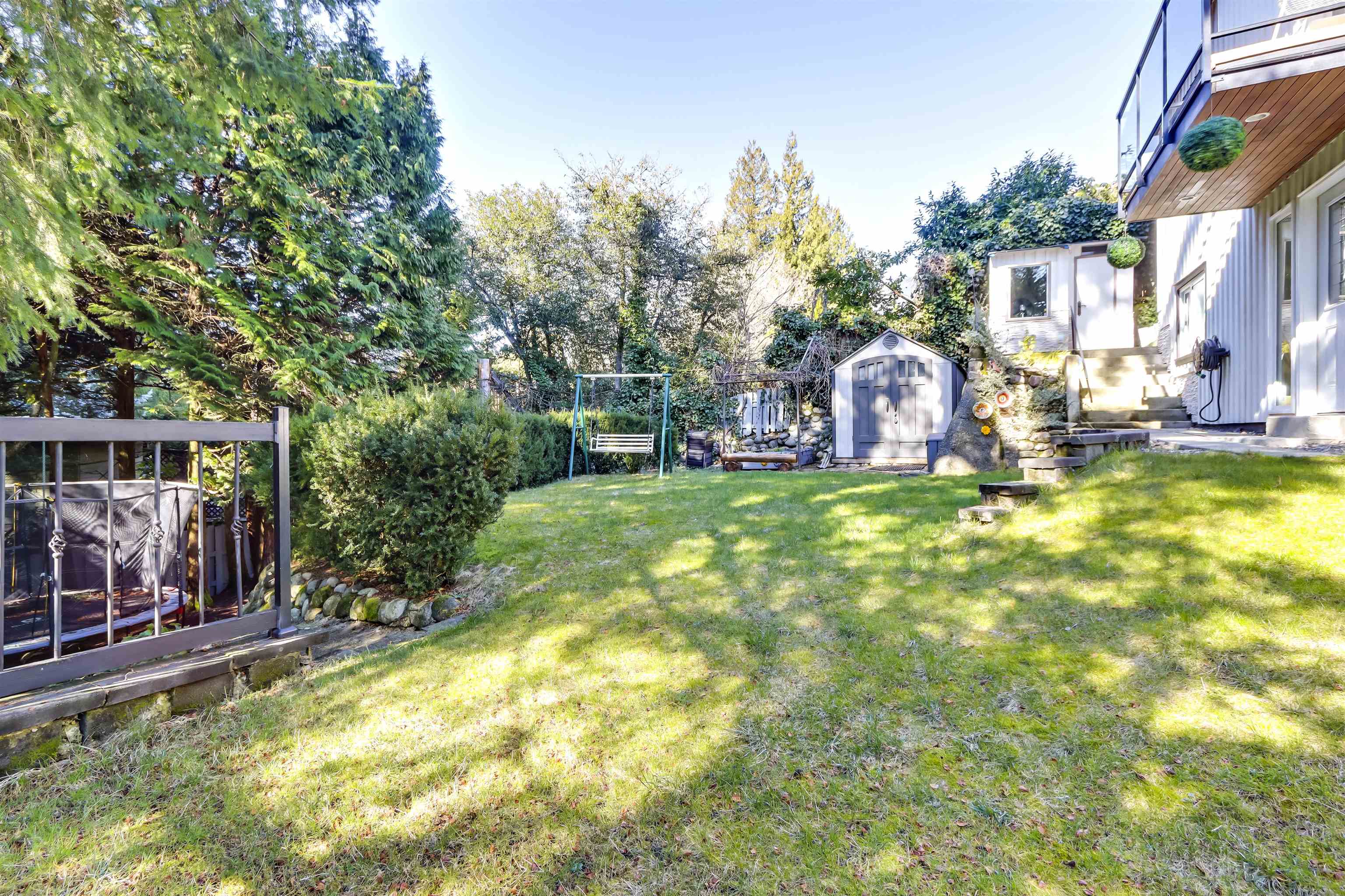 Listing image of 4555 RANGER AVENUE