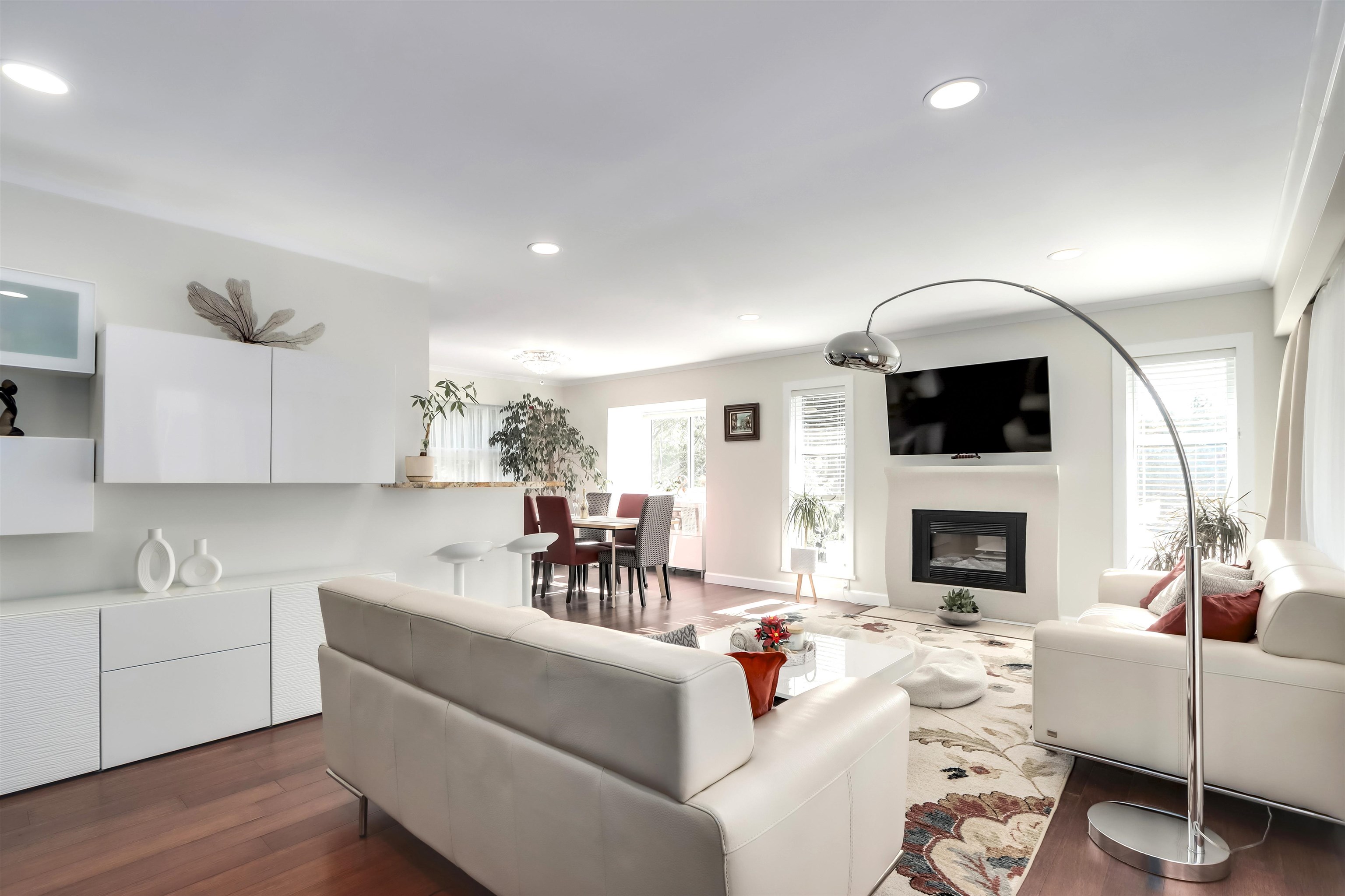 Listing image of 4555 RANGER AVENUE