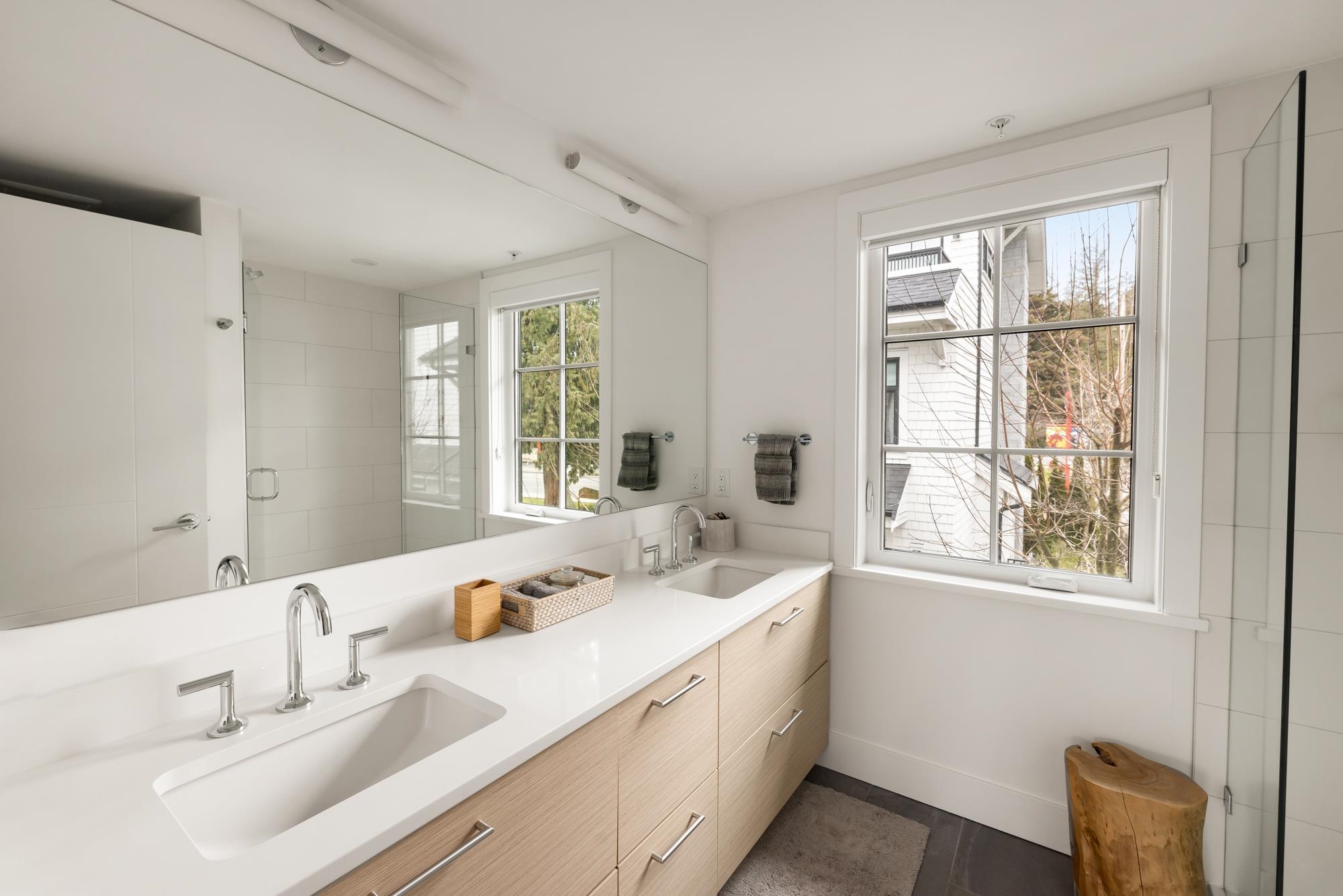 Listing image of 15 1133 RIDGEWOOD DRIVE