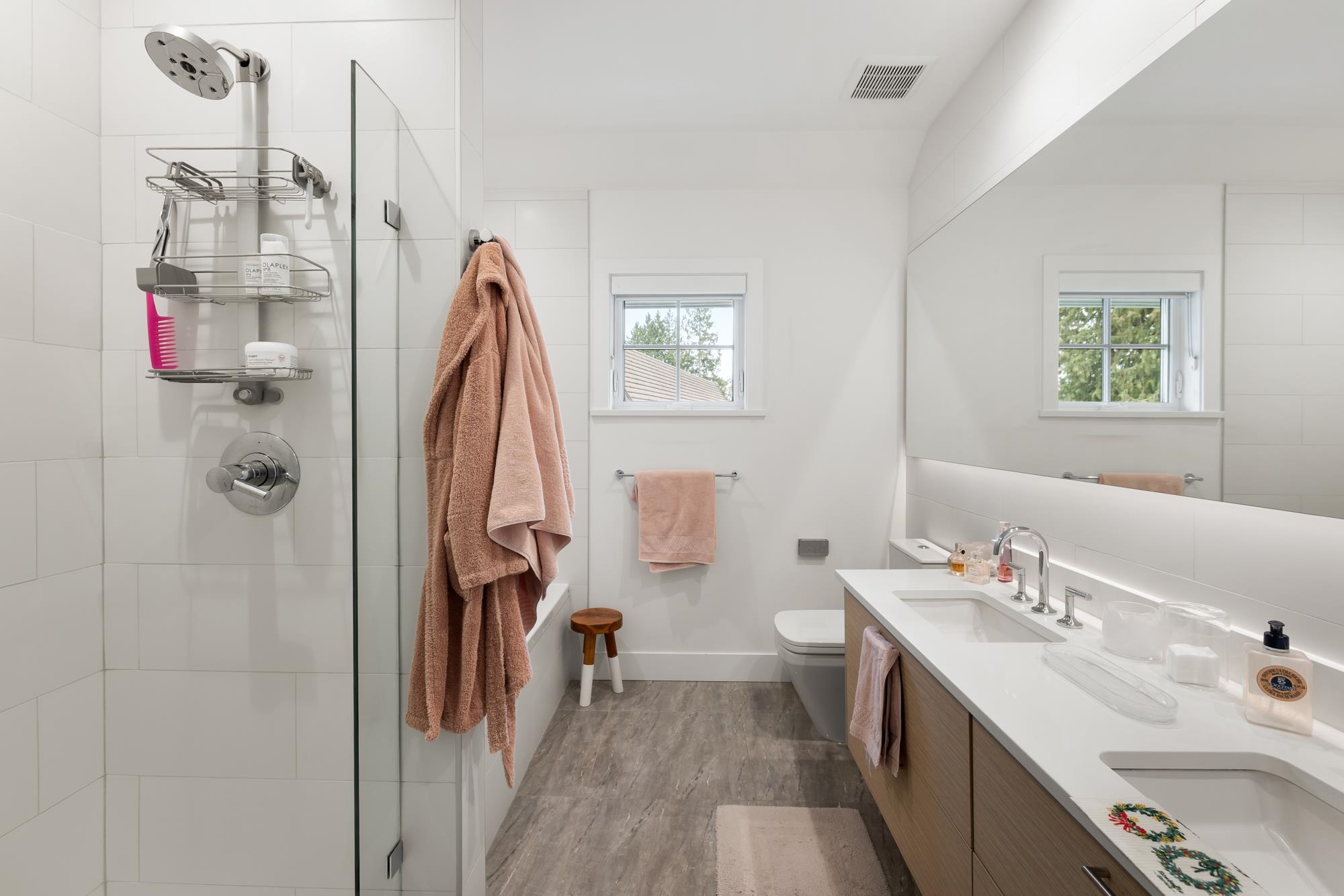 Listing image of 15 1133 RIDGEWOOD DRIVE