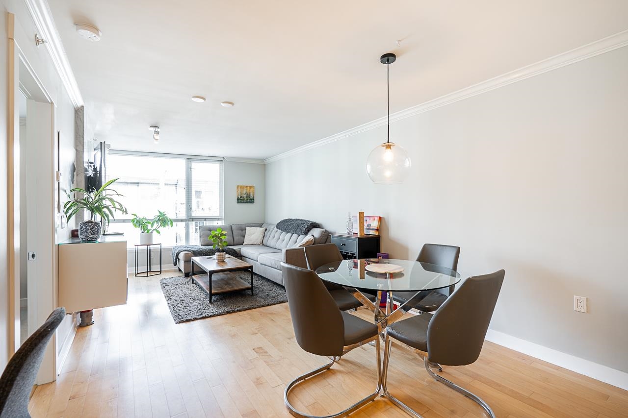Listing image of 504 160 W 3RD STREET