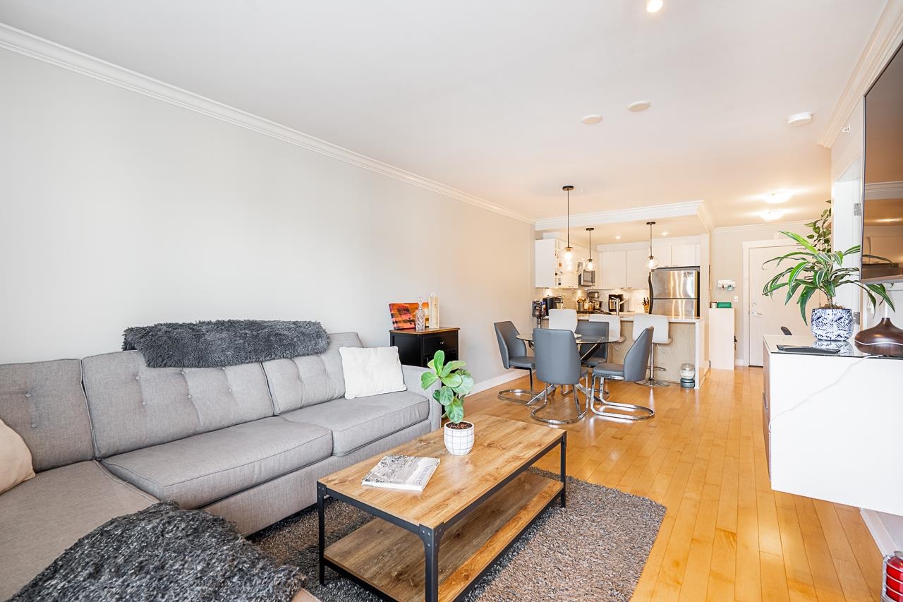 Listing image of 504 160 W 3RD STREET