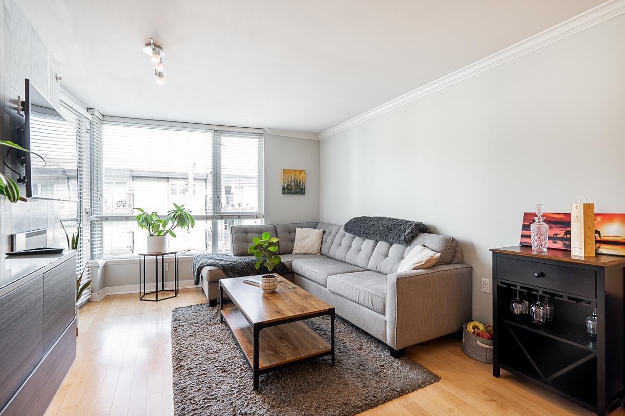 Listing image of 504 160 W 3RD STREET