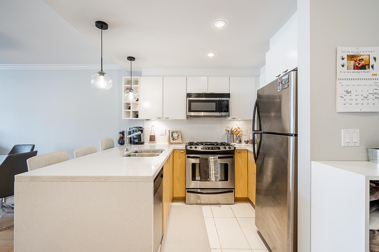 Listing image of 504 160 W 3RD STREET