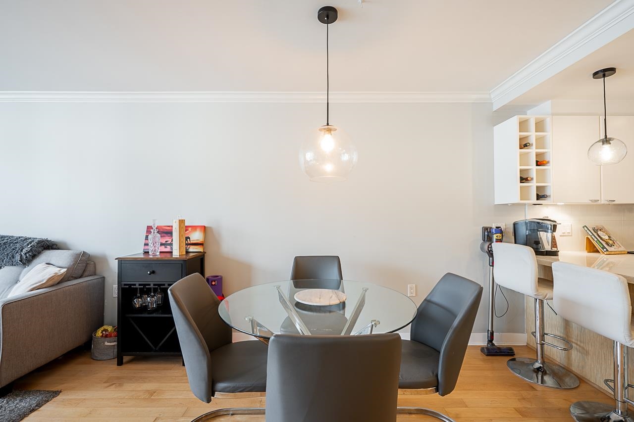 Listing image of 504 160 W 3RD STREET