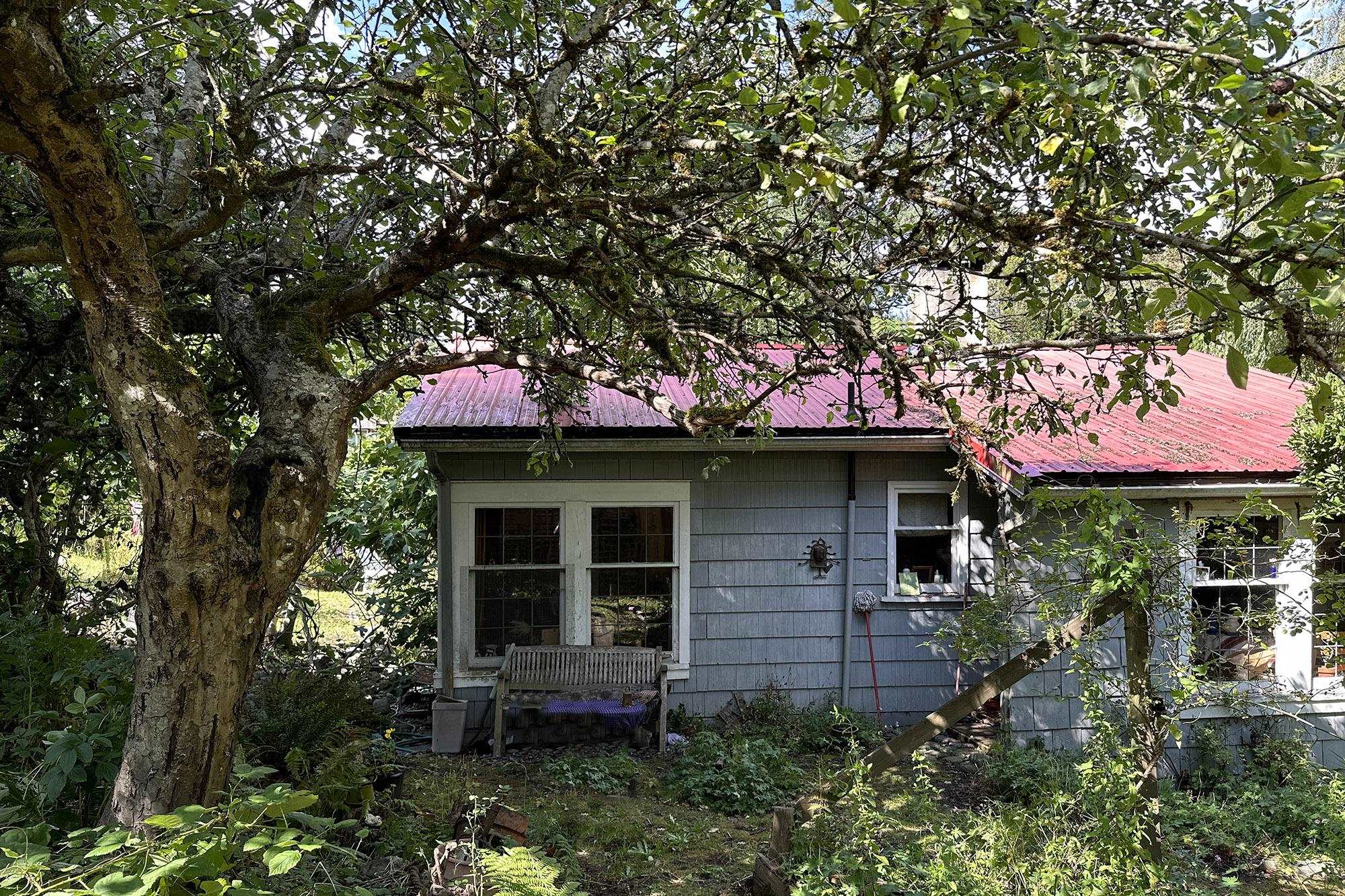 Listing image of 1046 MILLER ROAD