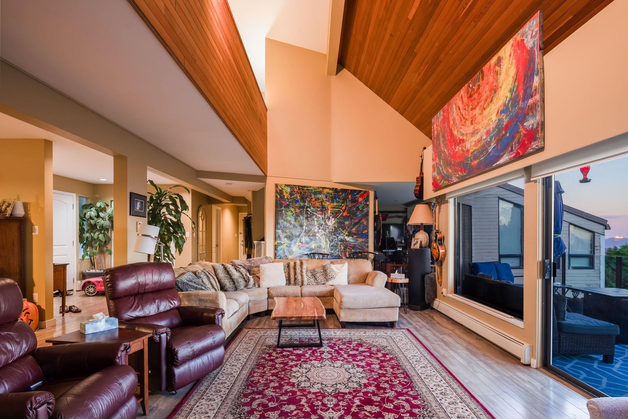 Listing image of 1591 CHARTWELL DRIVE