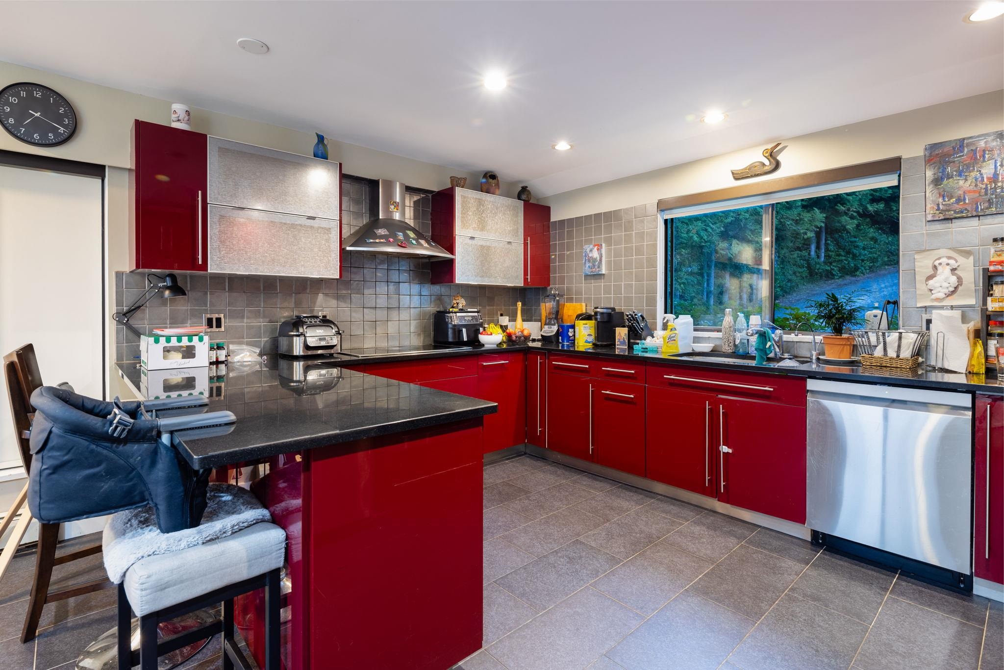 Listing image of 1591 CHARTWELL DRIVE