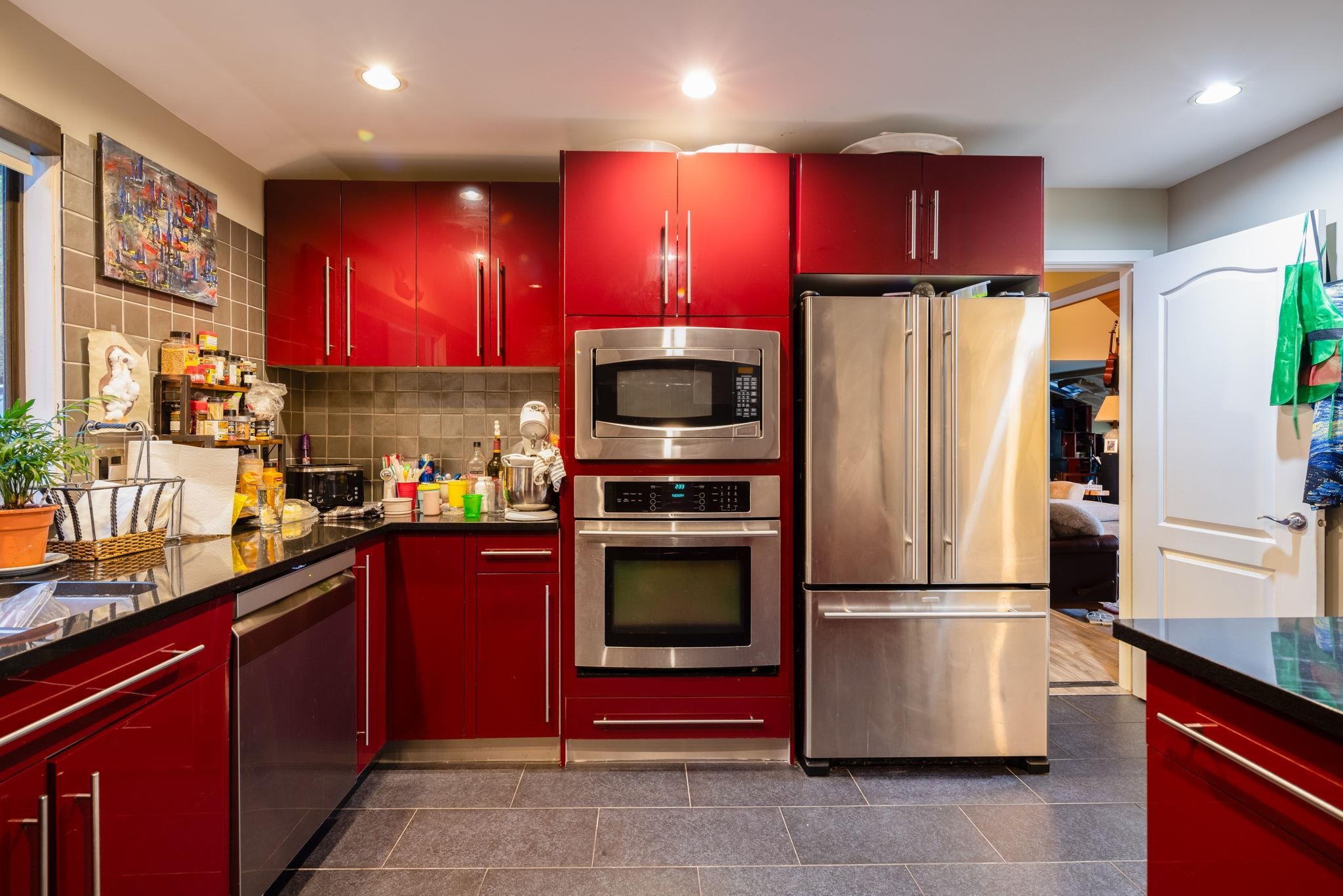Listing image of 1591 CHARTWELL DRIVE