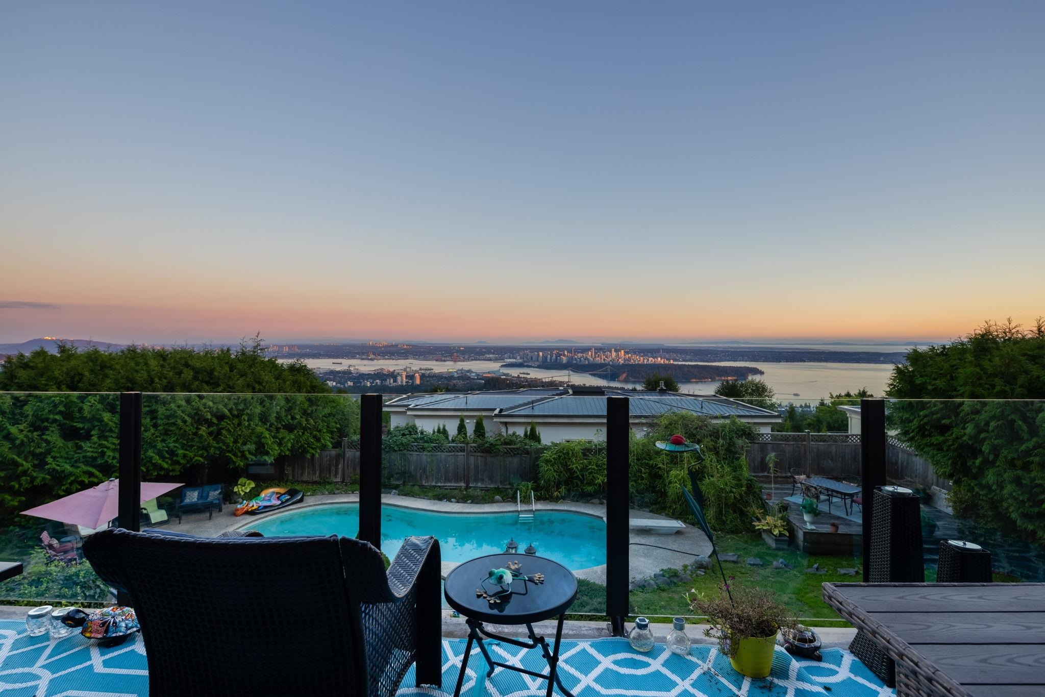 Listing image of 1591 CHARTWELL DRIVE