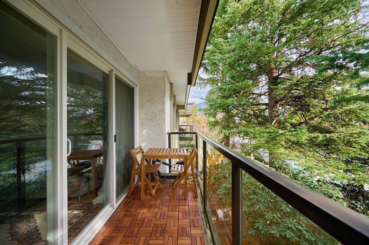 Listing image of 302 1515 CHESTERFIELD AVENUE