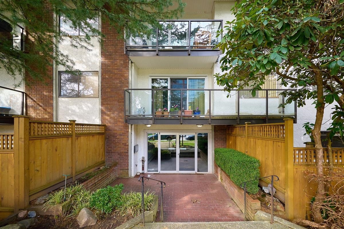 Listing image of 302 1515 CHESTERFIELD AVENUE