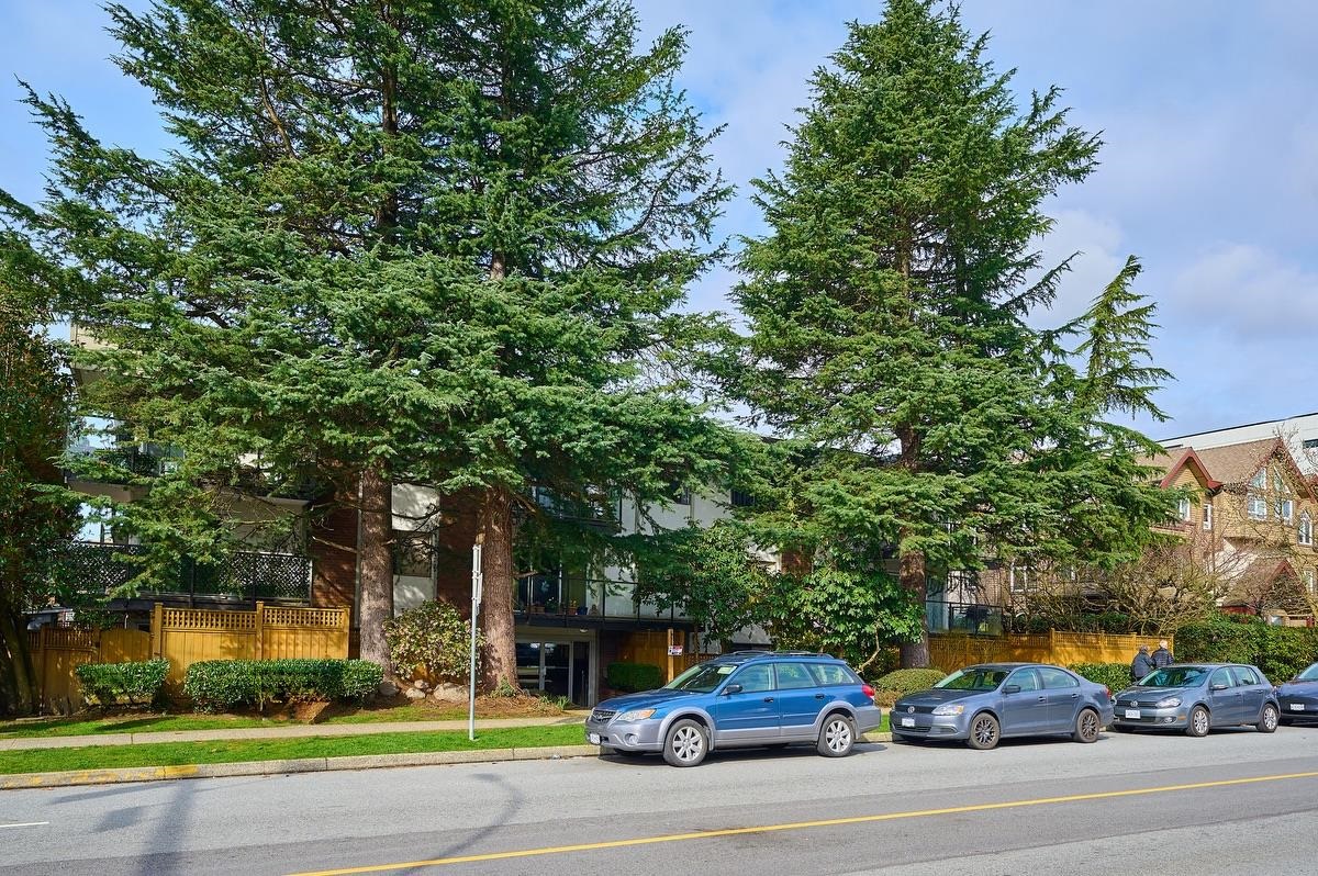 Listing image of 302 1515 CHESTERFIELD AVENUE