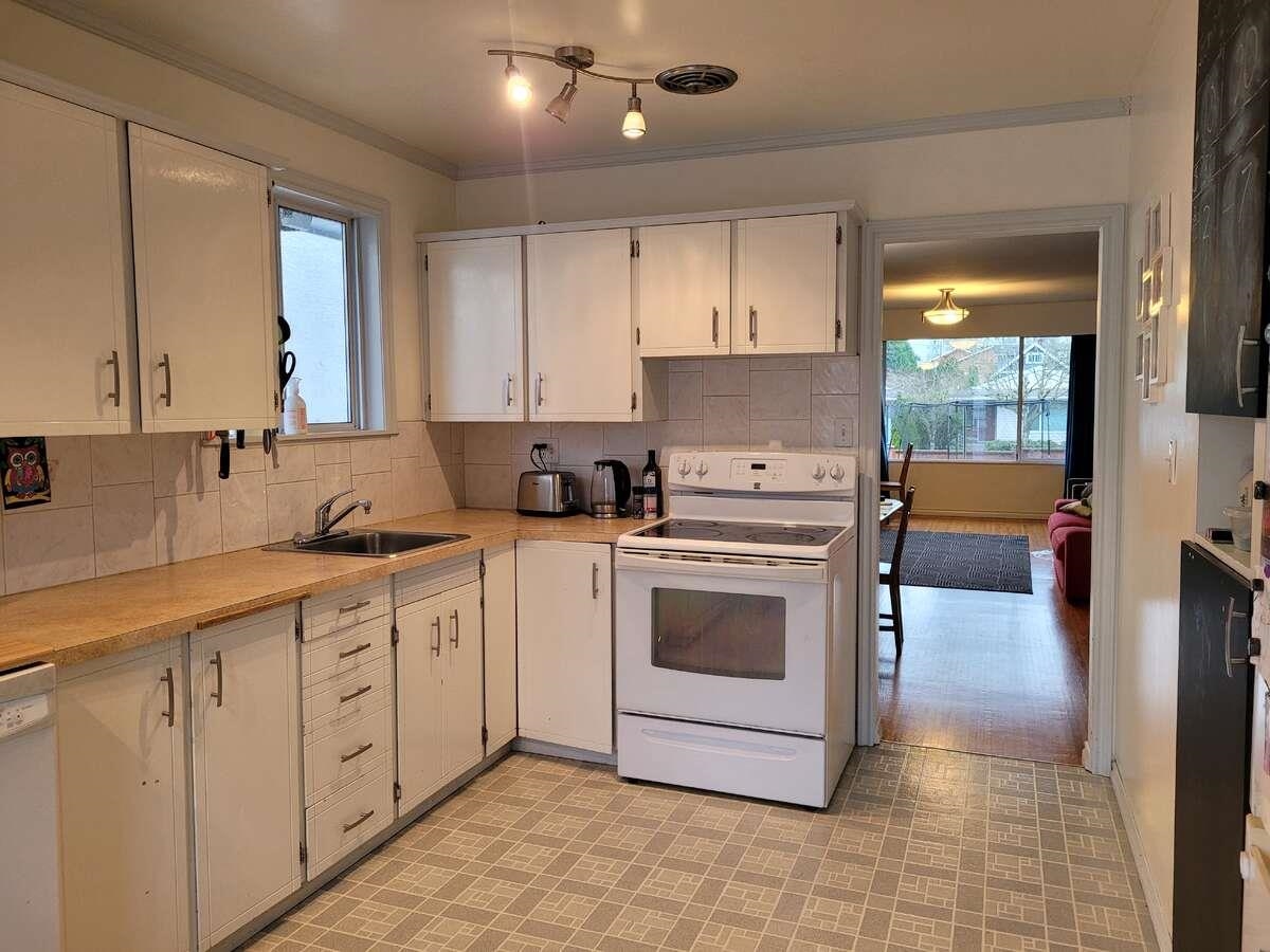 Listing image of 1756 GARDEN AVENUE