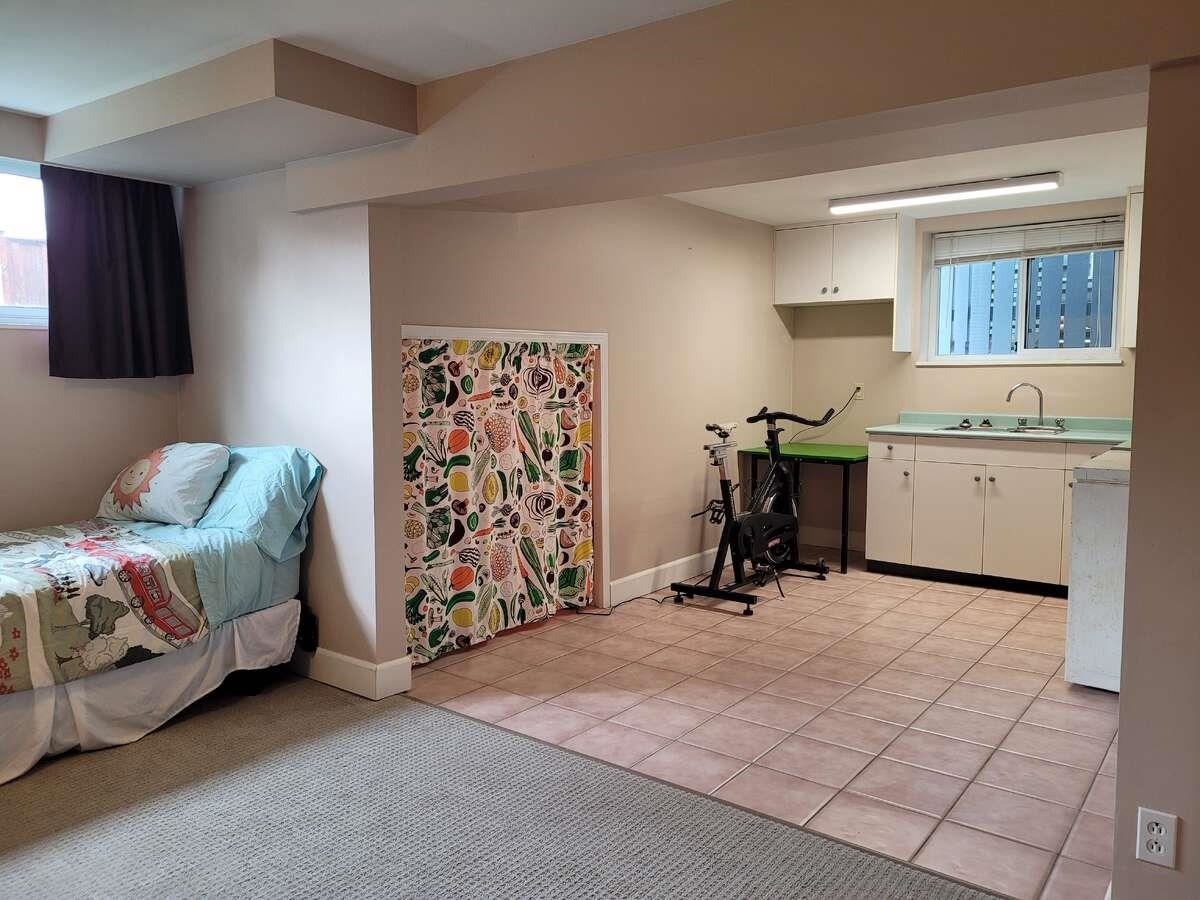 Listing image of 1756 GARDEN AVENUE