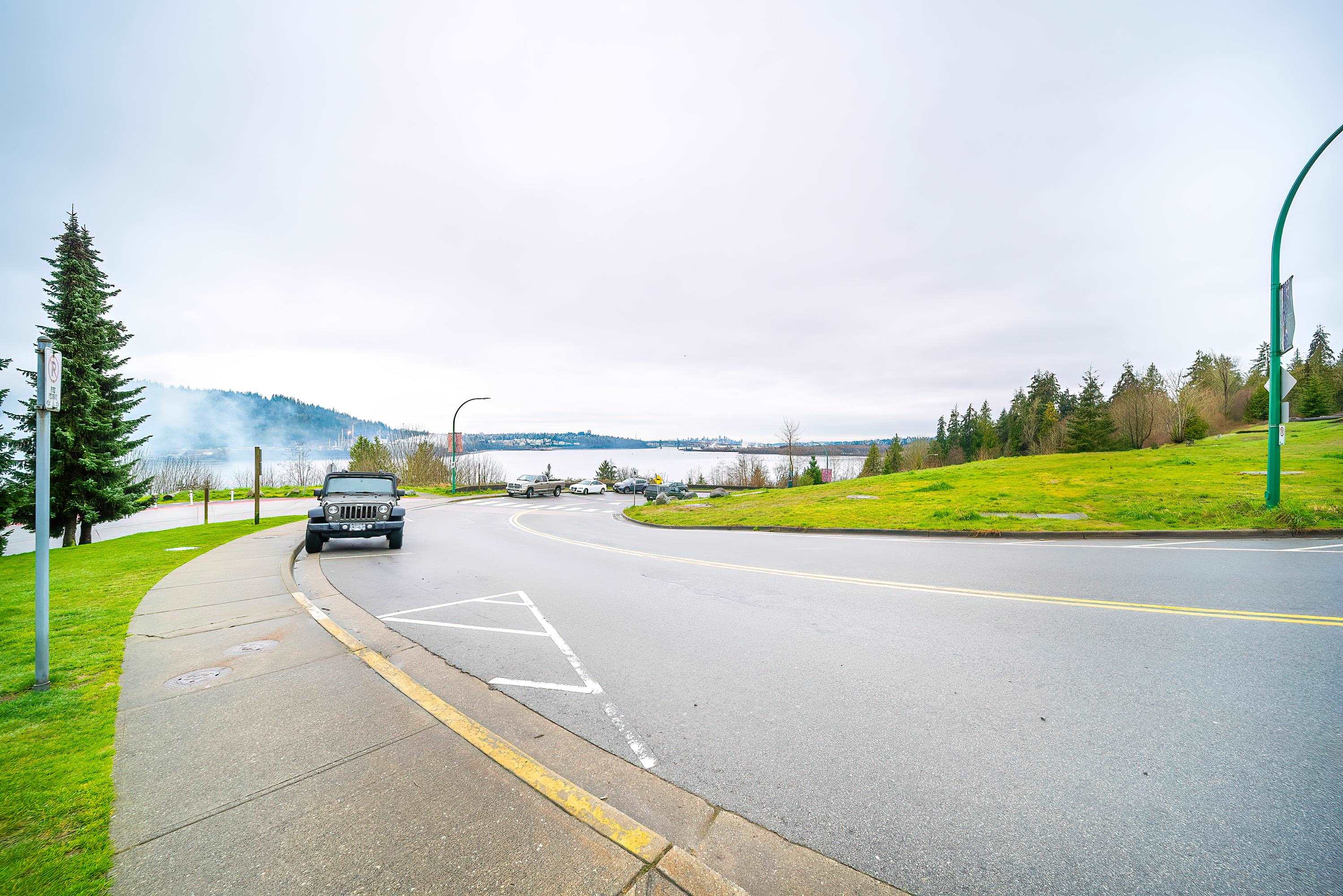 Listing image of 210 3629 DEERCREST DRIVE