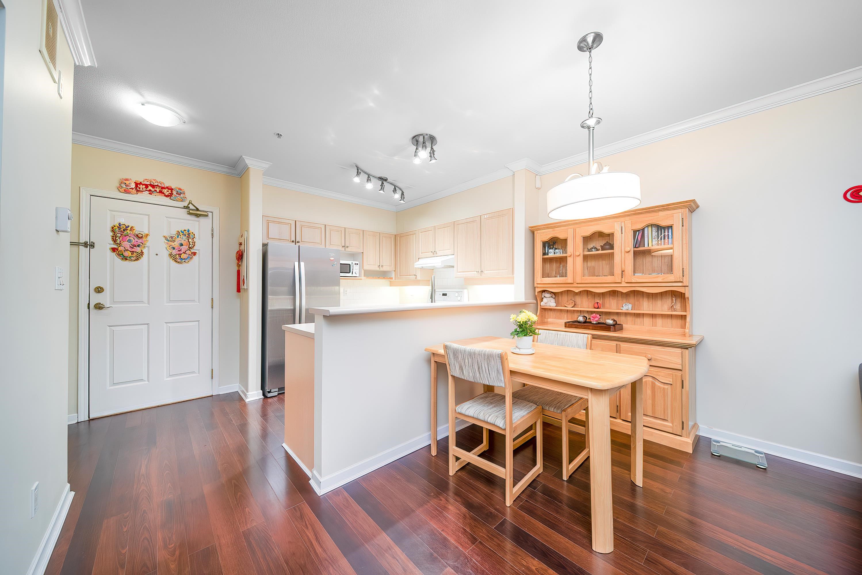 Listing image of 210 3629 DEERCREST DRIVE