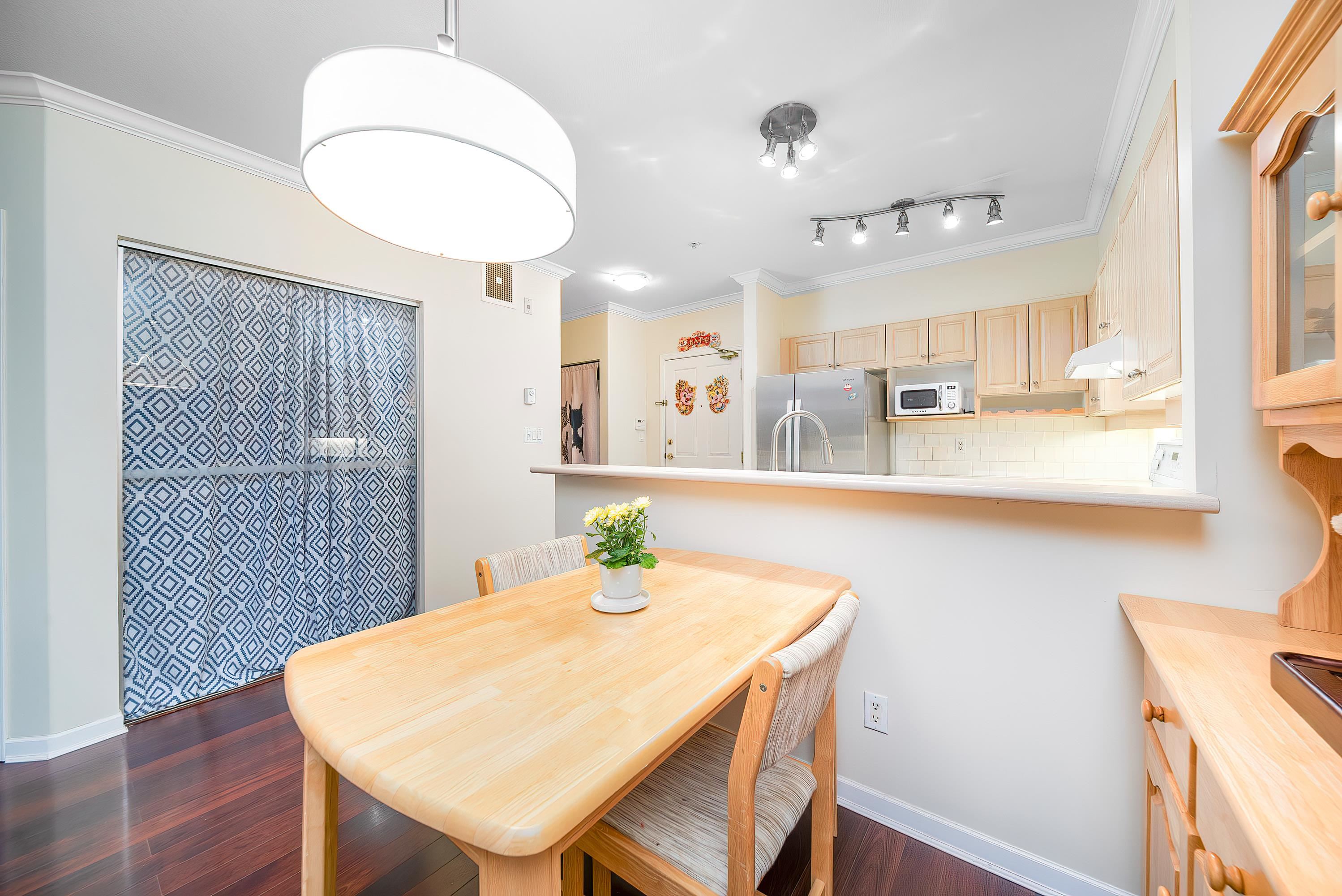 Listing image of 210 3629 DEERCREST DRIVE