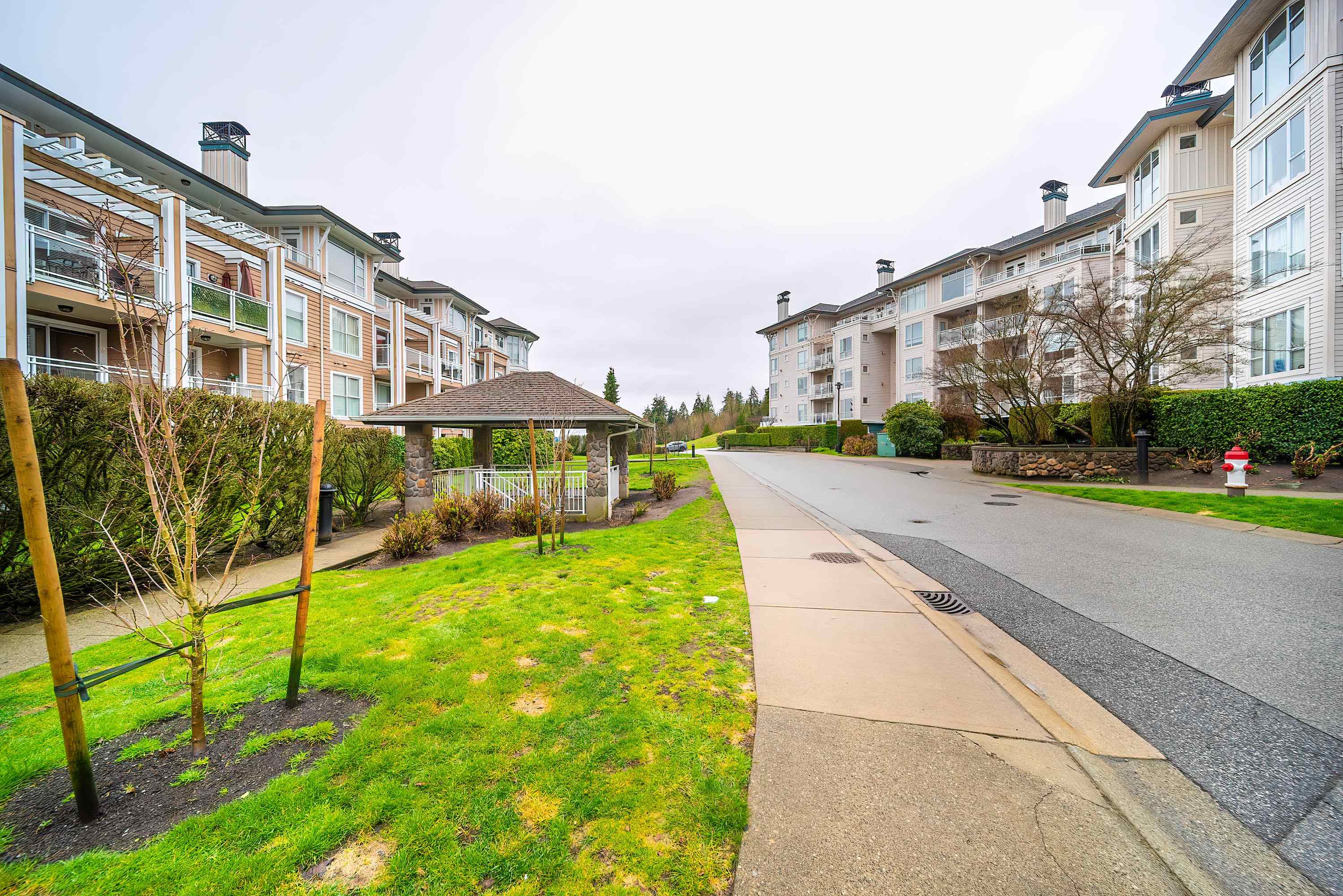 Listing image of 210 3629 DEERCREST DRIVE