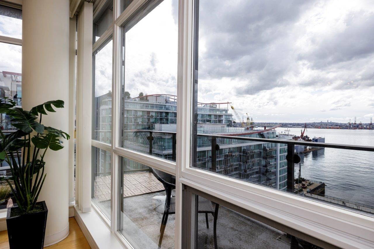 Listing image of 1204 162 VICTORY SHIP WAY