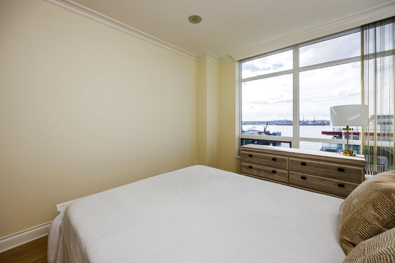 Listing image of 1204 162 VICTORY SHIP WAY
