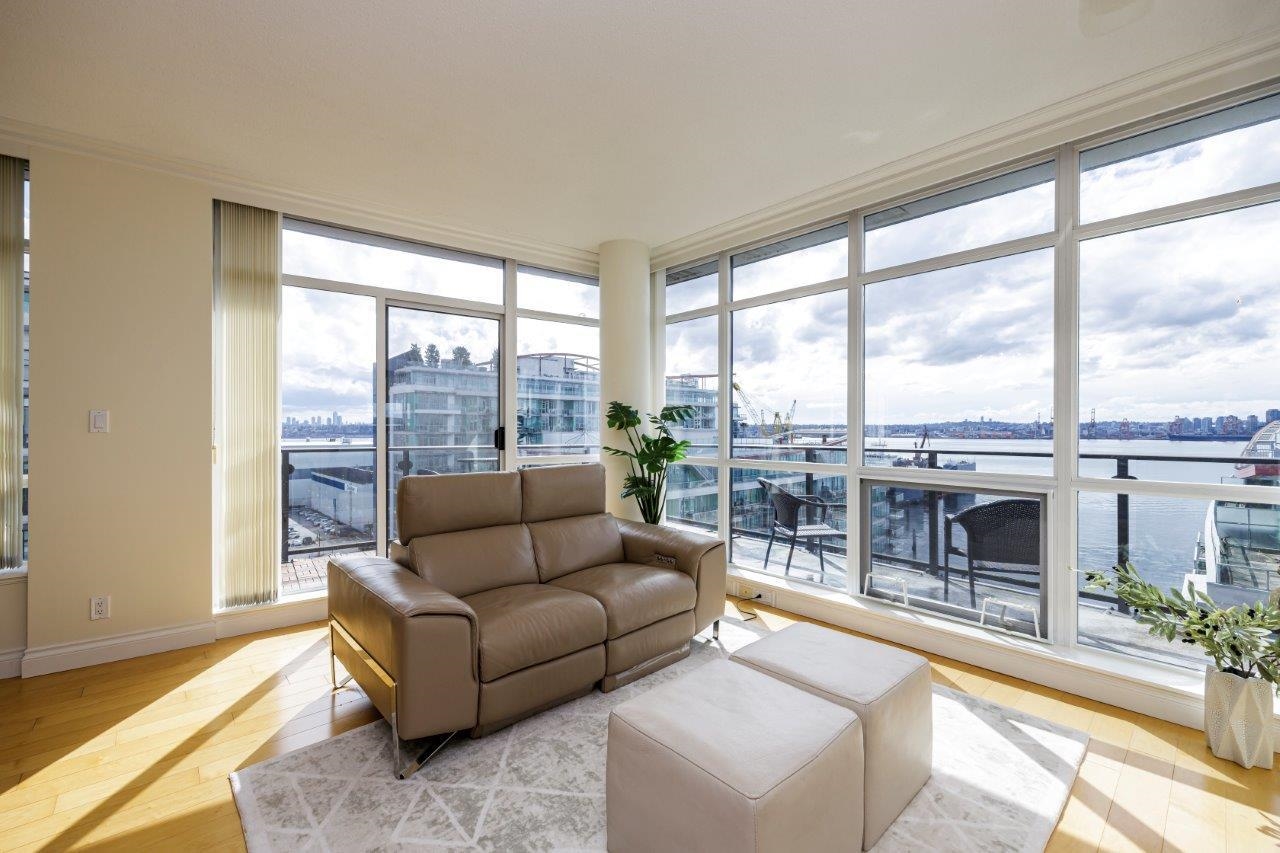 Listing image of 1204 162 VICTORY SHIP WAY