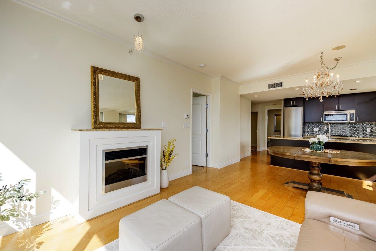 Listing image of 1204 162 VICTORY SHIP WAY