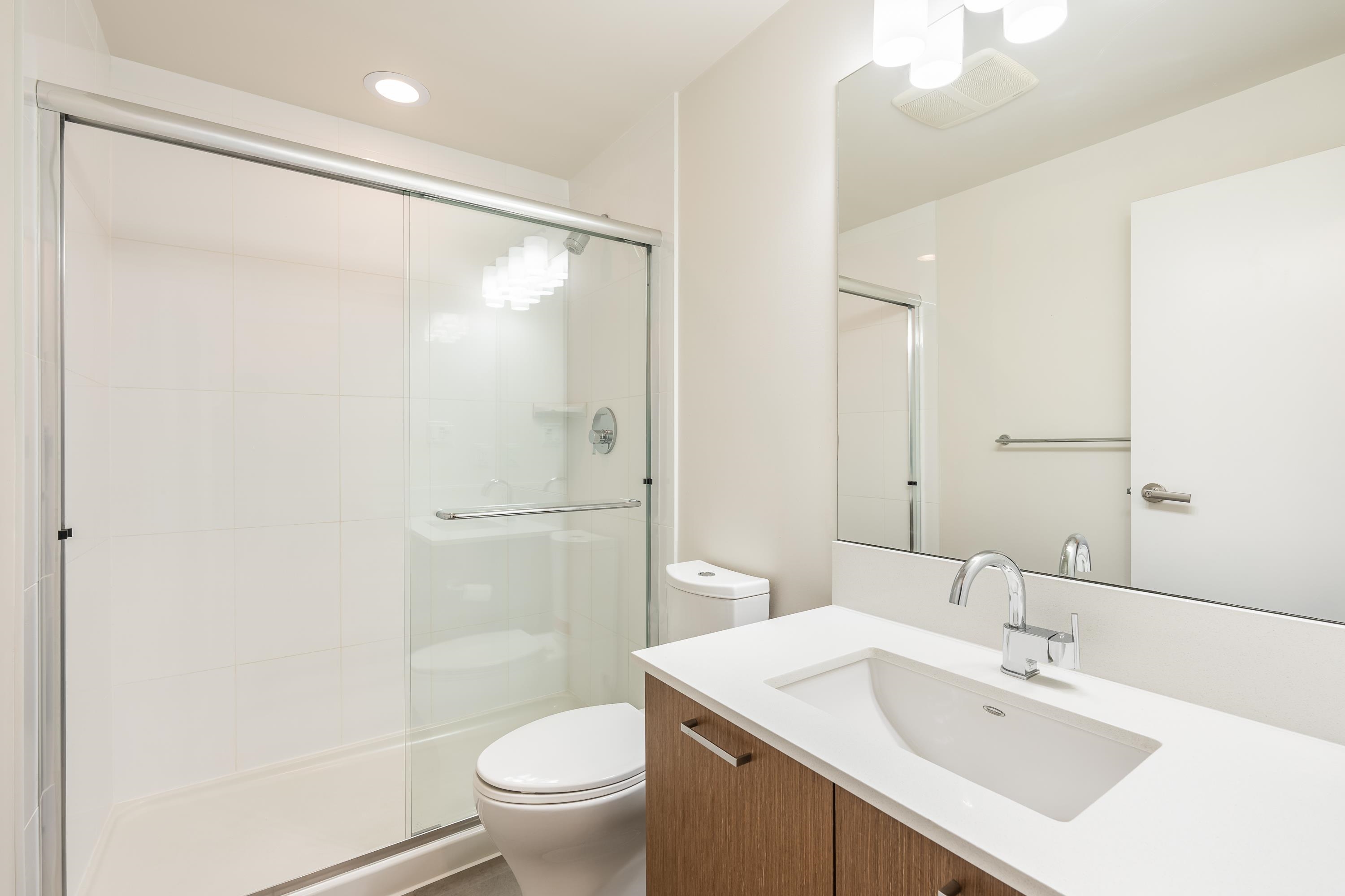 Listing image of 304 1177 MARINE DRIVE