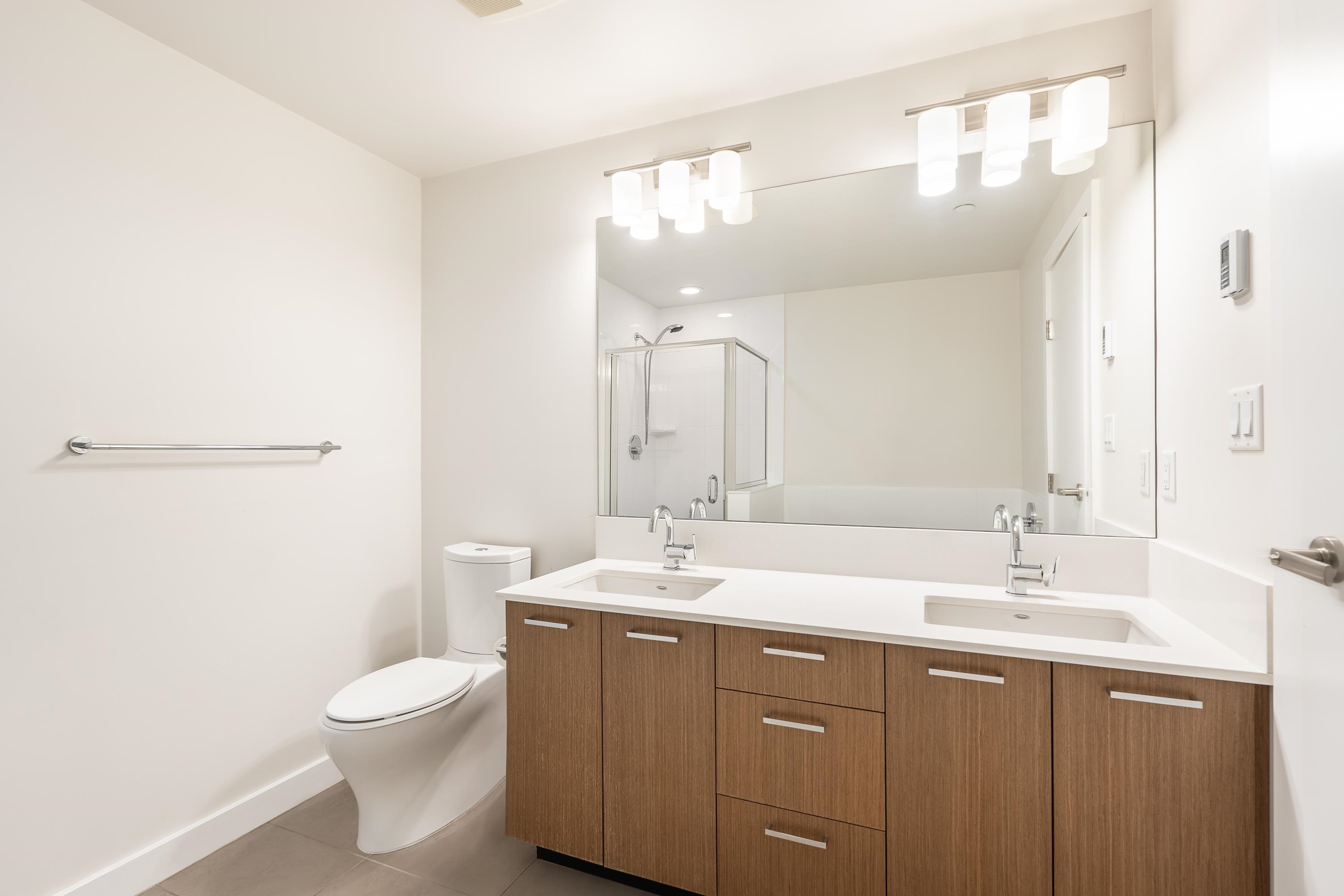 Listing image of 304 1177 MARINE DRIVE