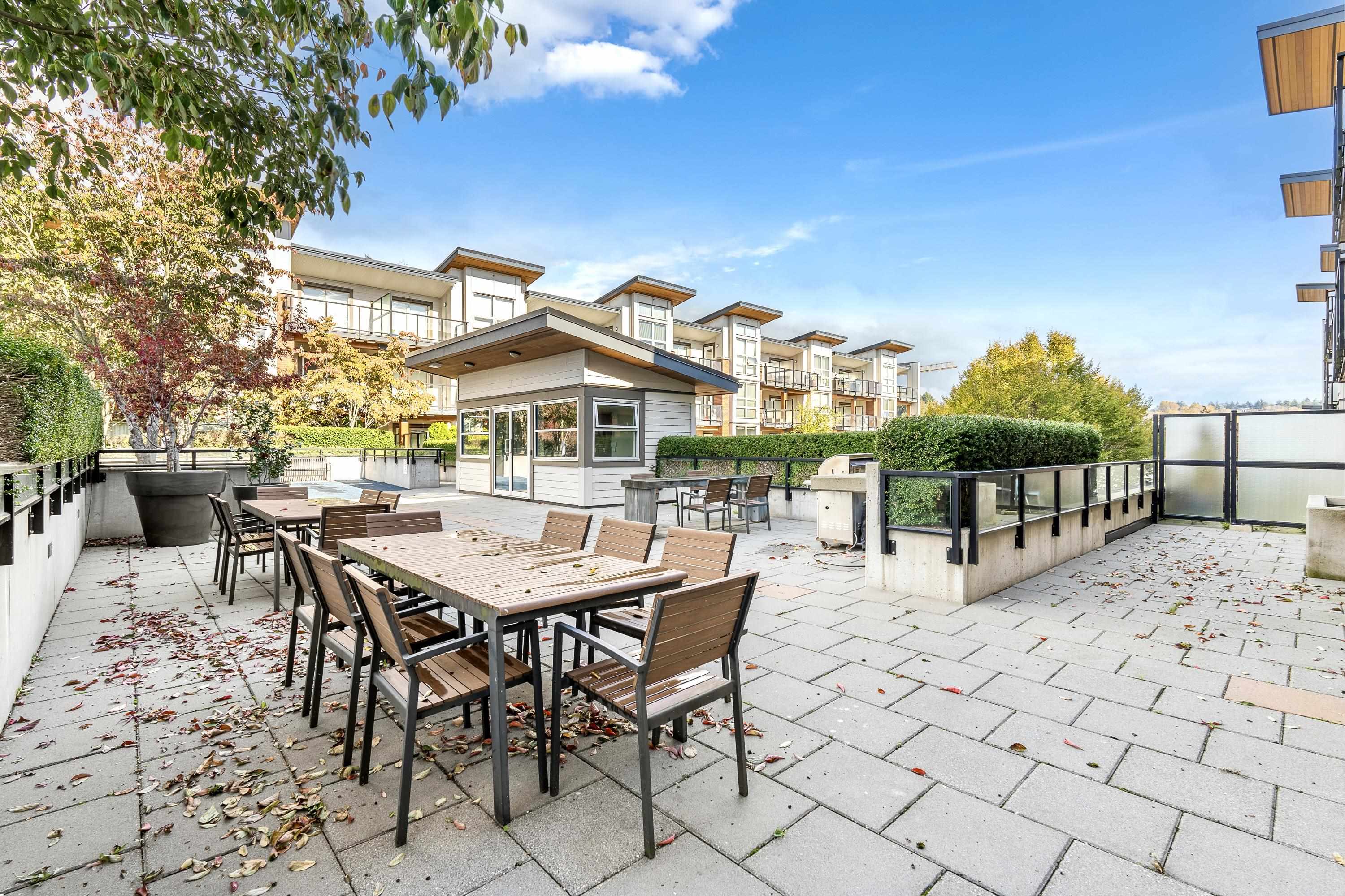 Listing image of 304 1177 MARINE DRIVE