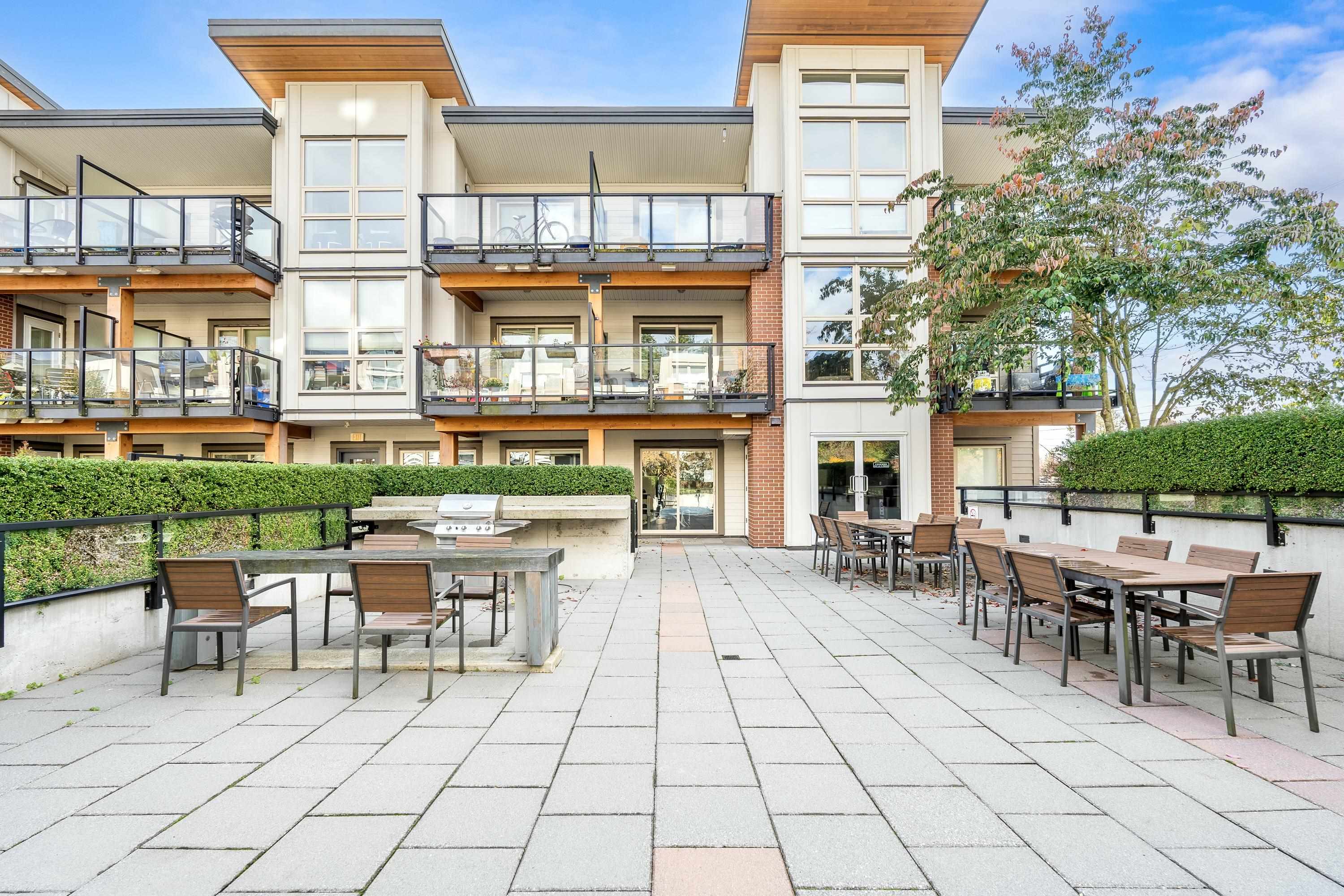Listing image of 304 1177 MARINE DRIVE