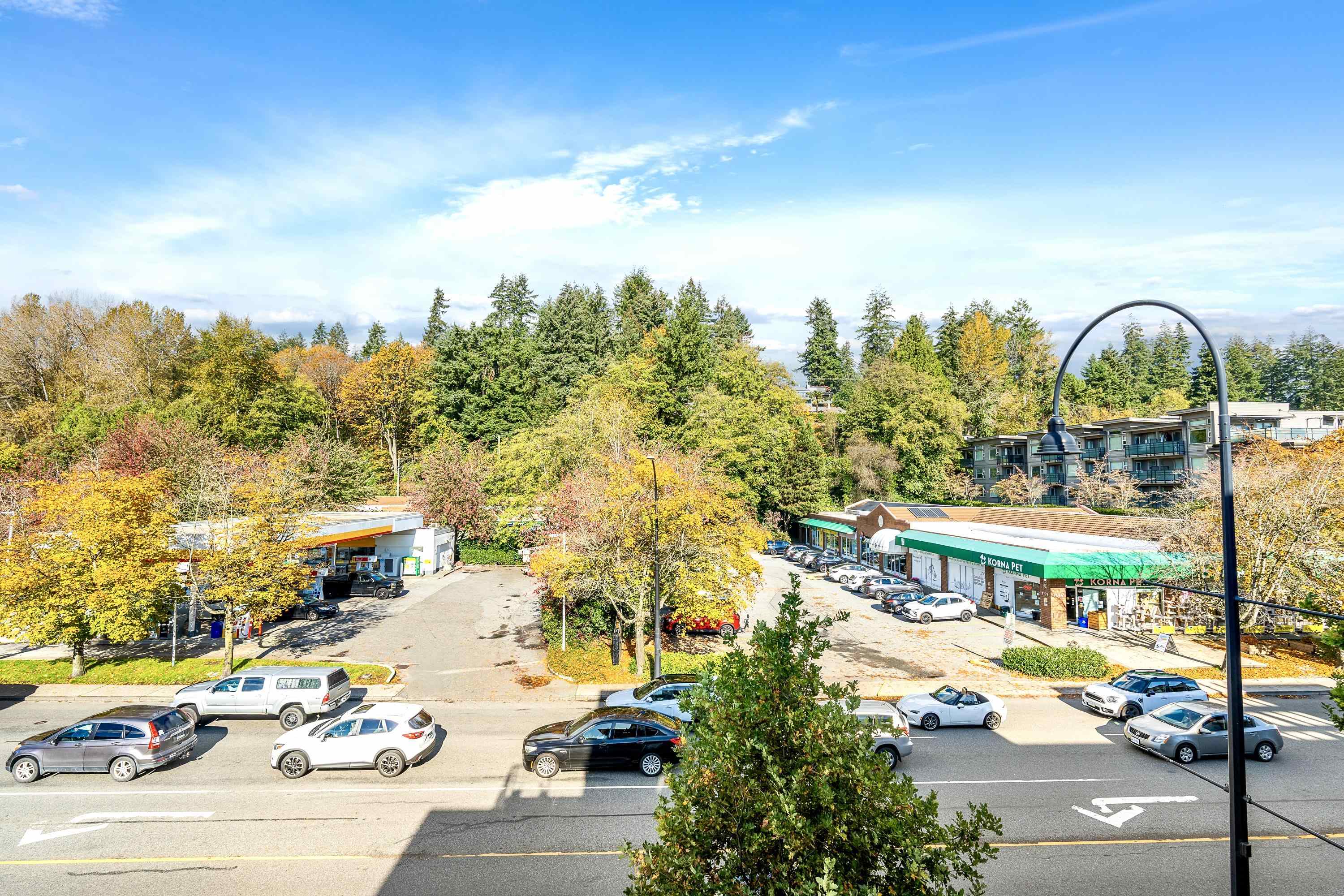Listing image of 304 1177 MARINE DRIVE