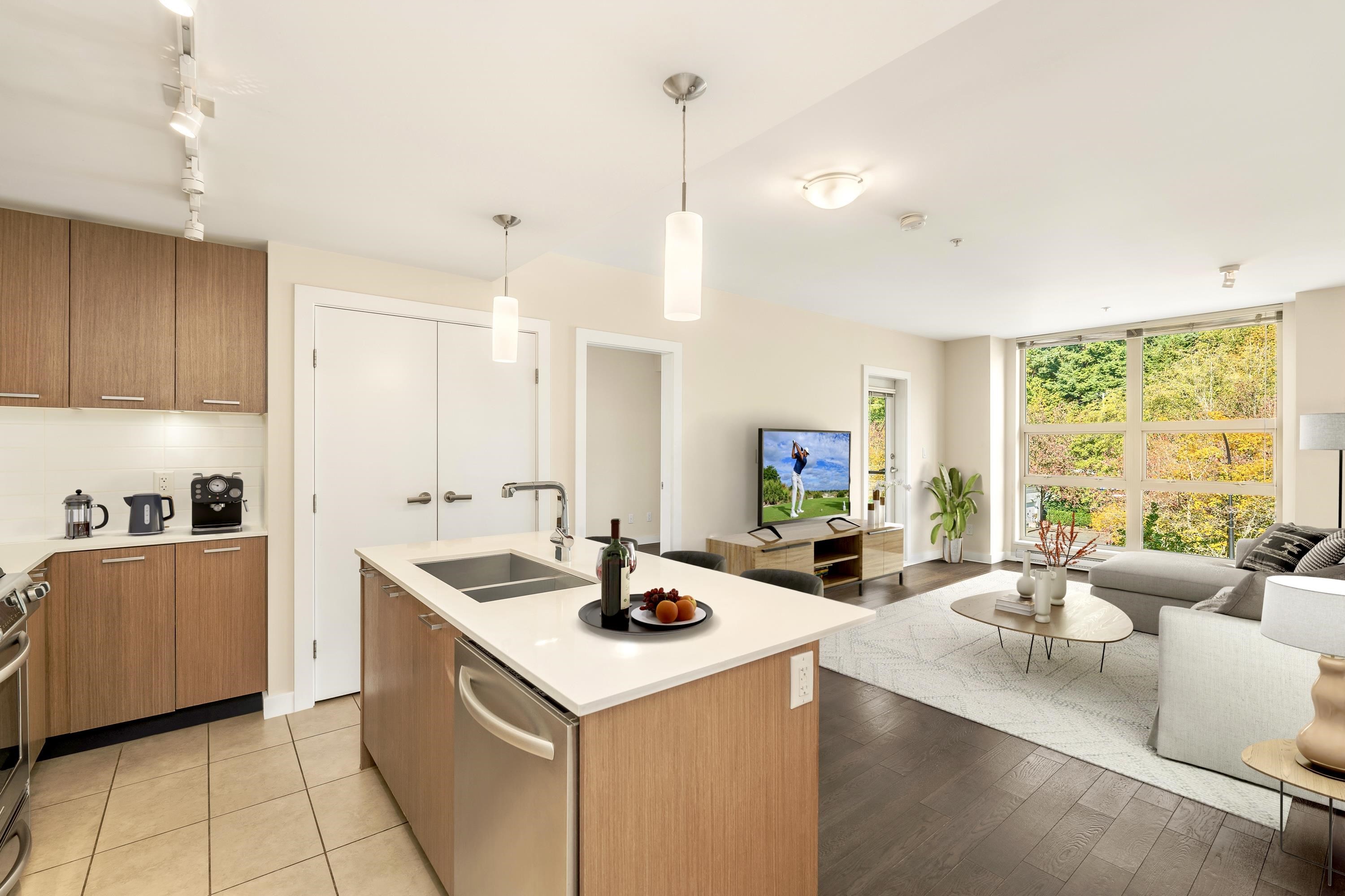 Listing image of 304 1177 MARINE DRIVE