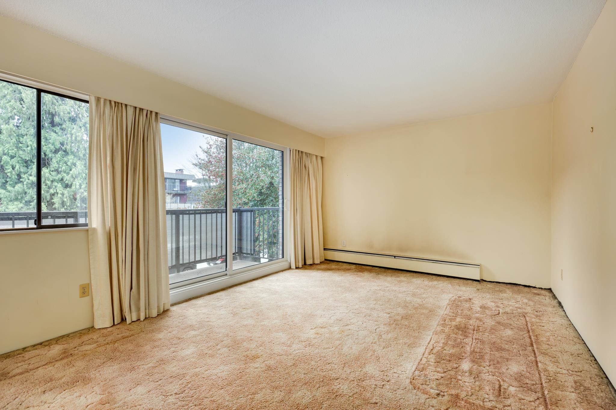 Listing image of 106 160 E 19TH STREET