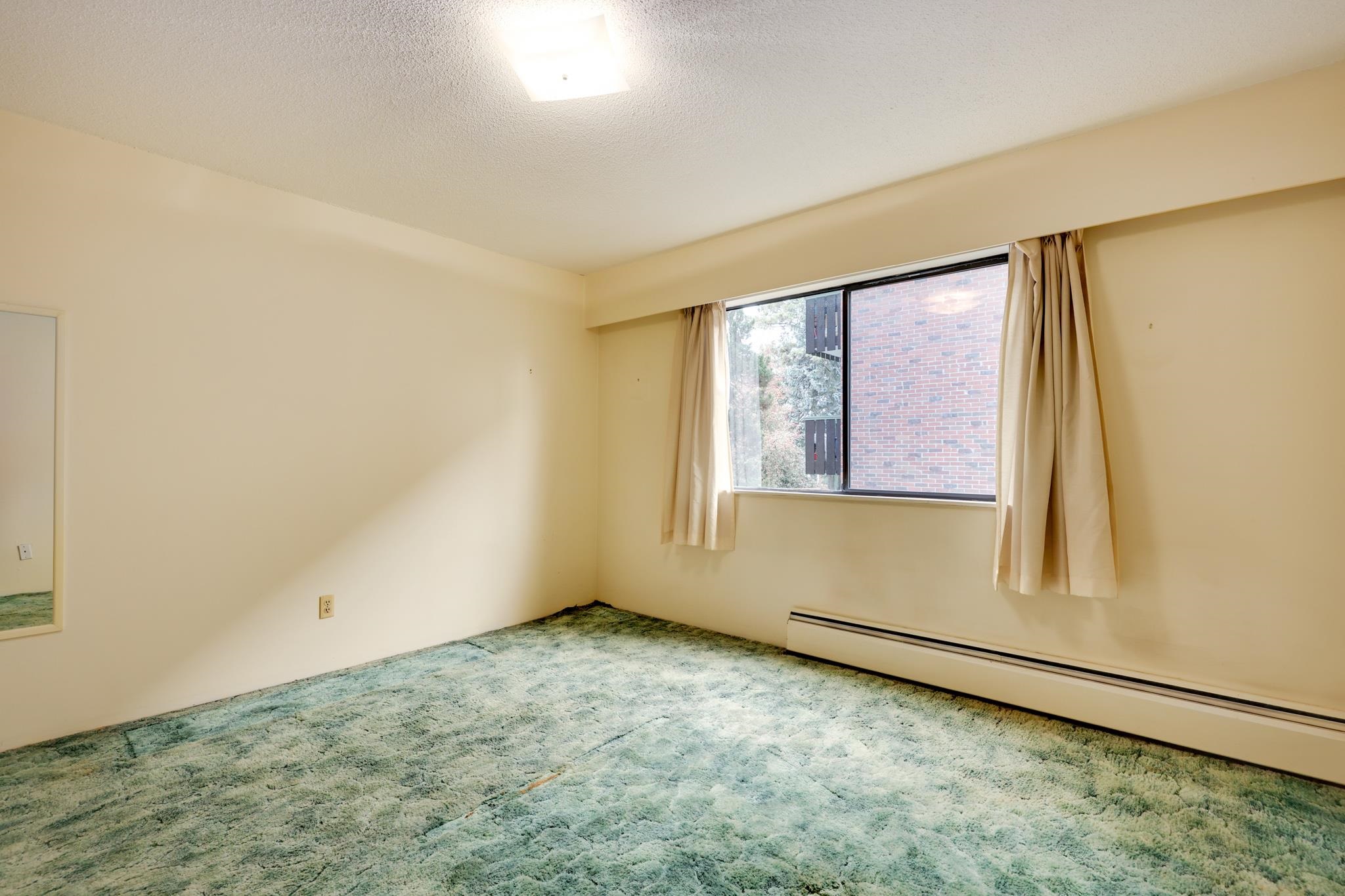 Listing image of 106 160 E 19TH STREET