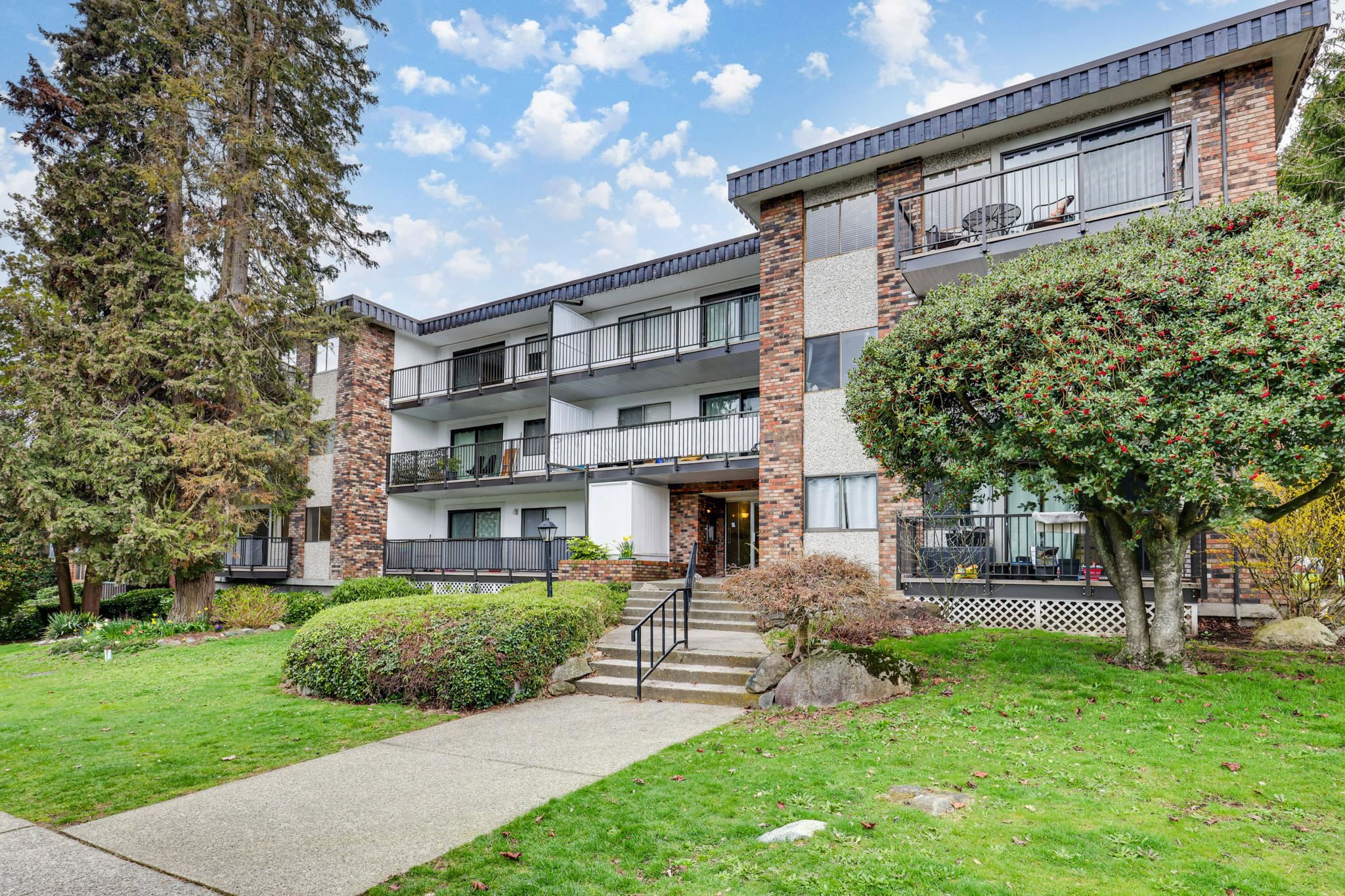 Listing image of 106 160 E 19TH STREET