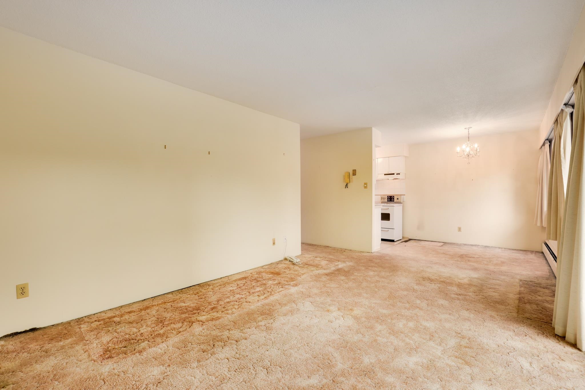 Listing image of 106 160 E 19TH STREET