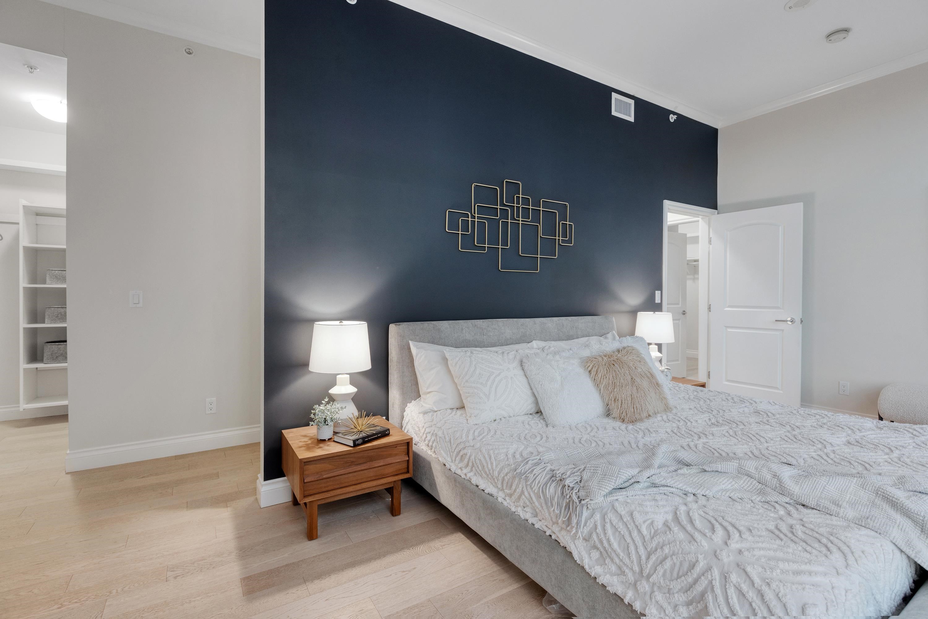 Listing image of 105 175 VICTORY SHIP WAY