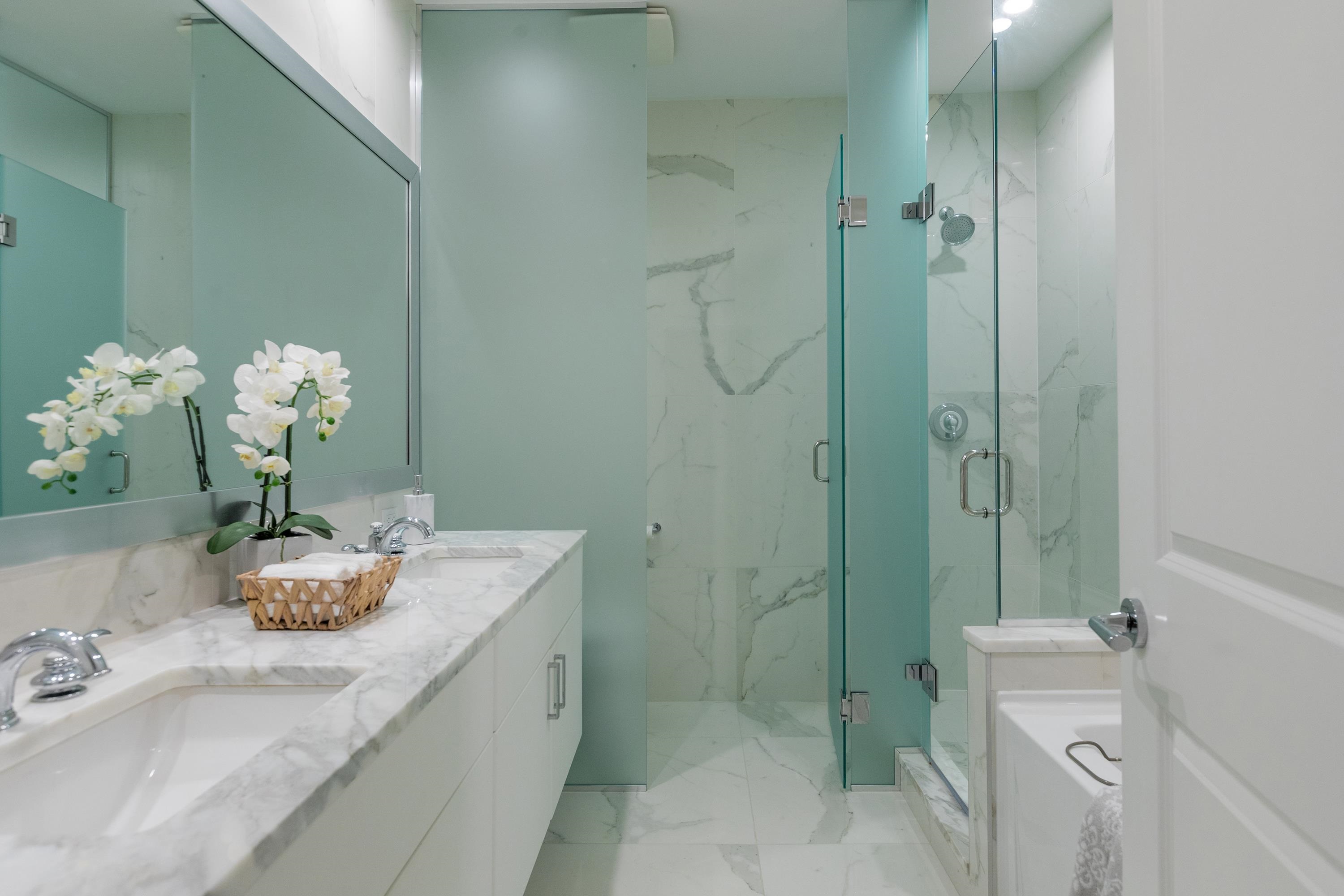 Listing image of 105 175 VICTORY SHIP WAY