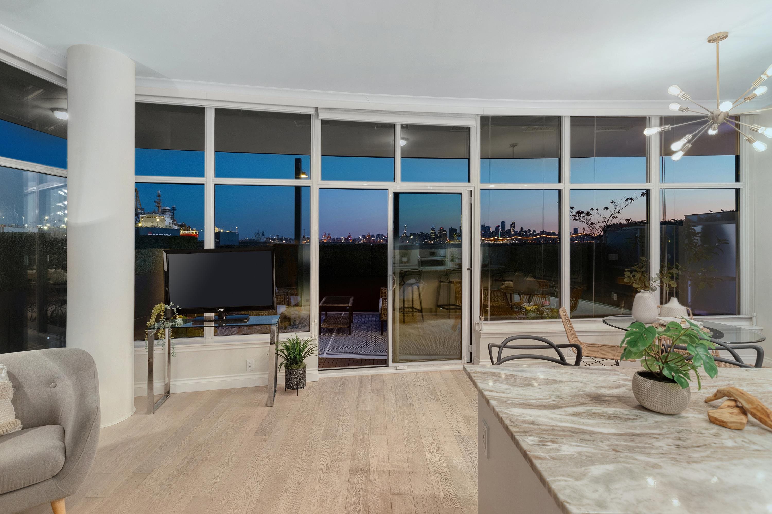 Listing image of 105 175 VICTORY SHIP WAY