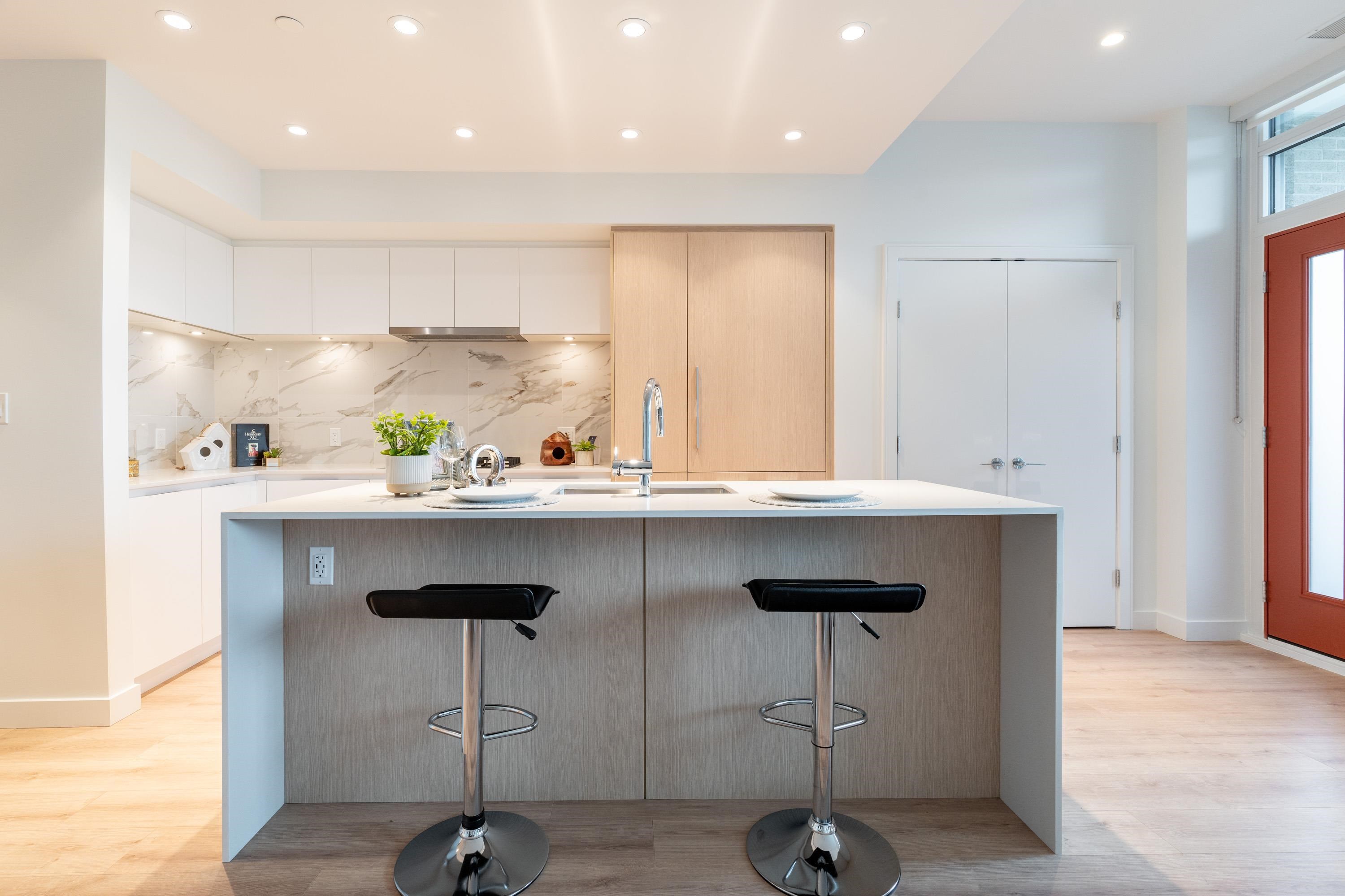 Listing image of 113 1500 FERN STREET