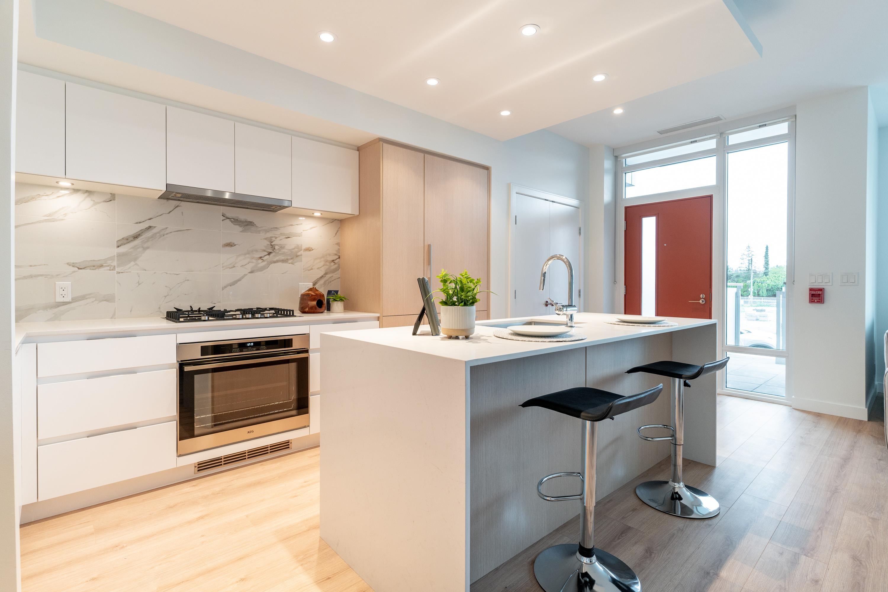 Listing image of 113 1500 FERN STREET