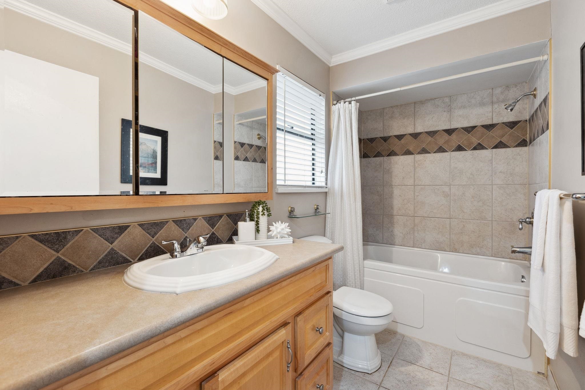 Listing image of 4590 MAPLERIDGE DRIVE