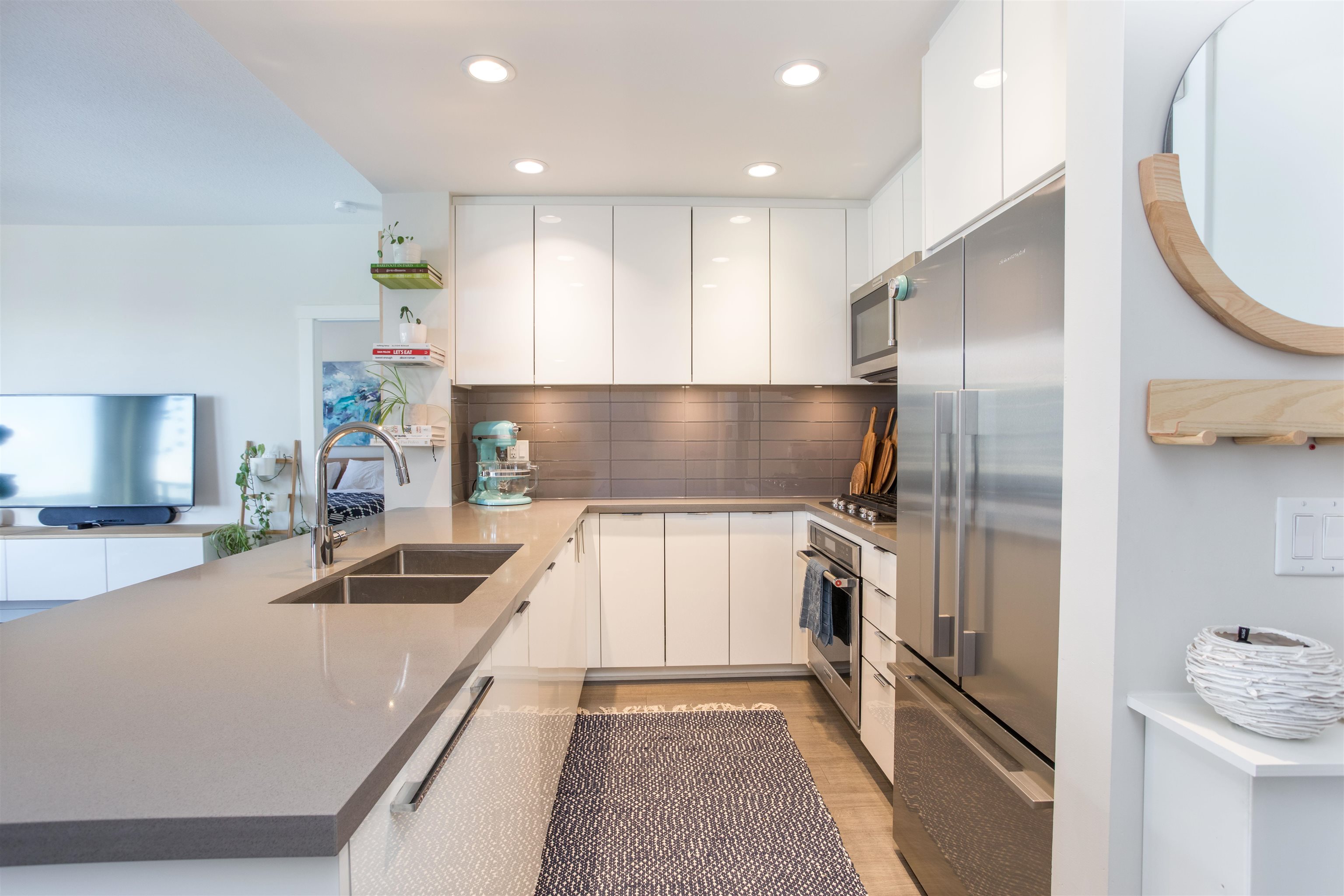 Listing image of 108-277 W 1ST STREET